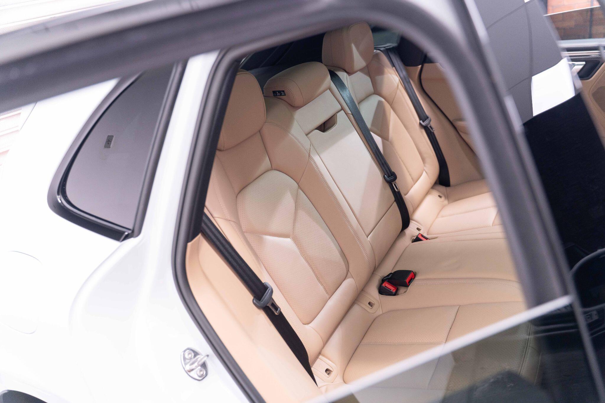 Porsche Macan - Image 21