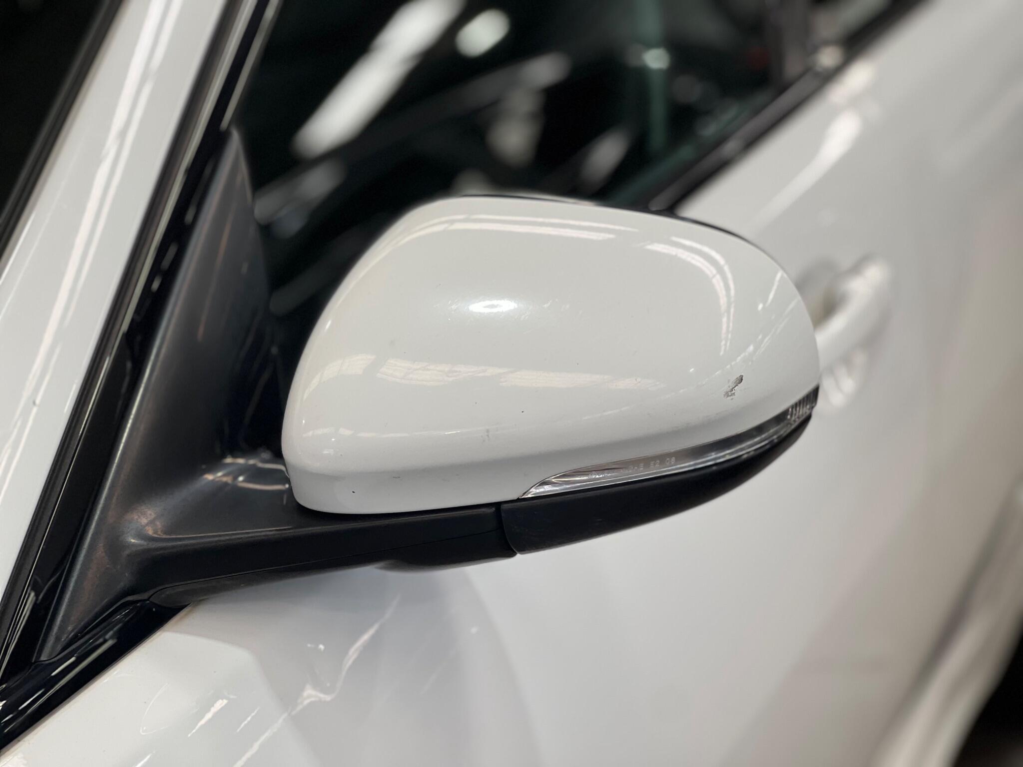 Jaguar XF - Image 22