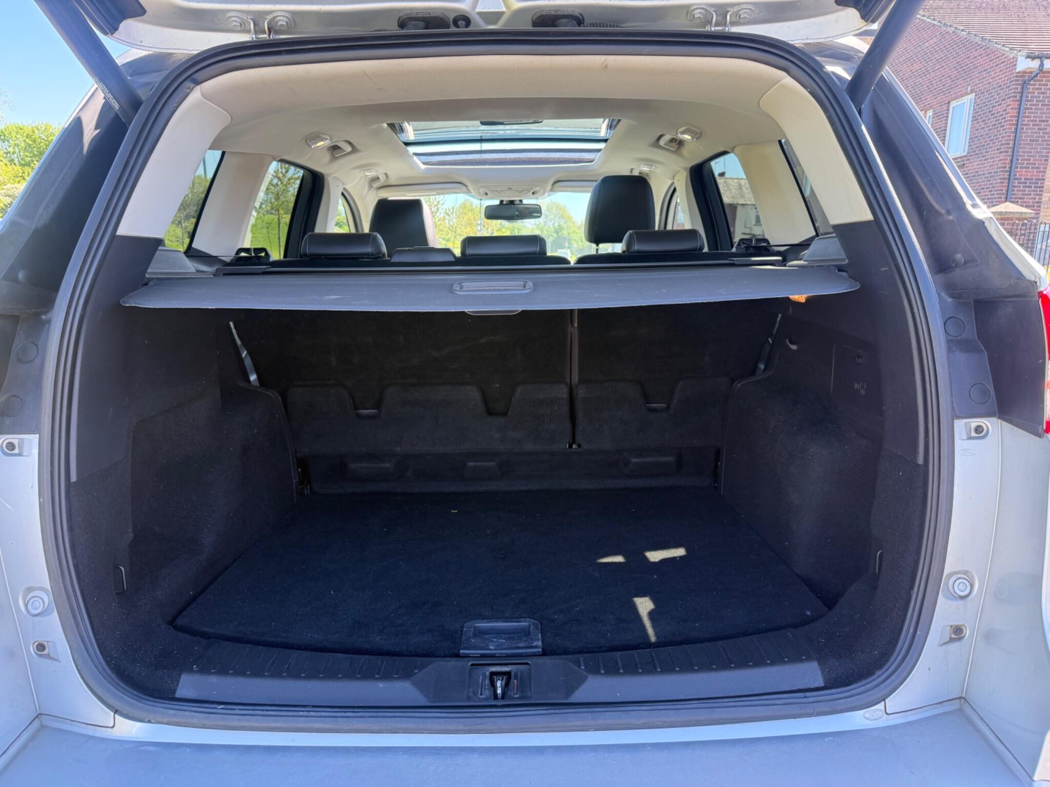 Ford Kuga - Image 12