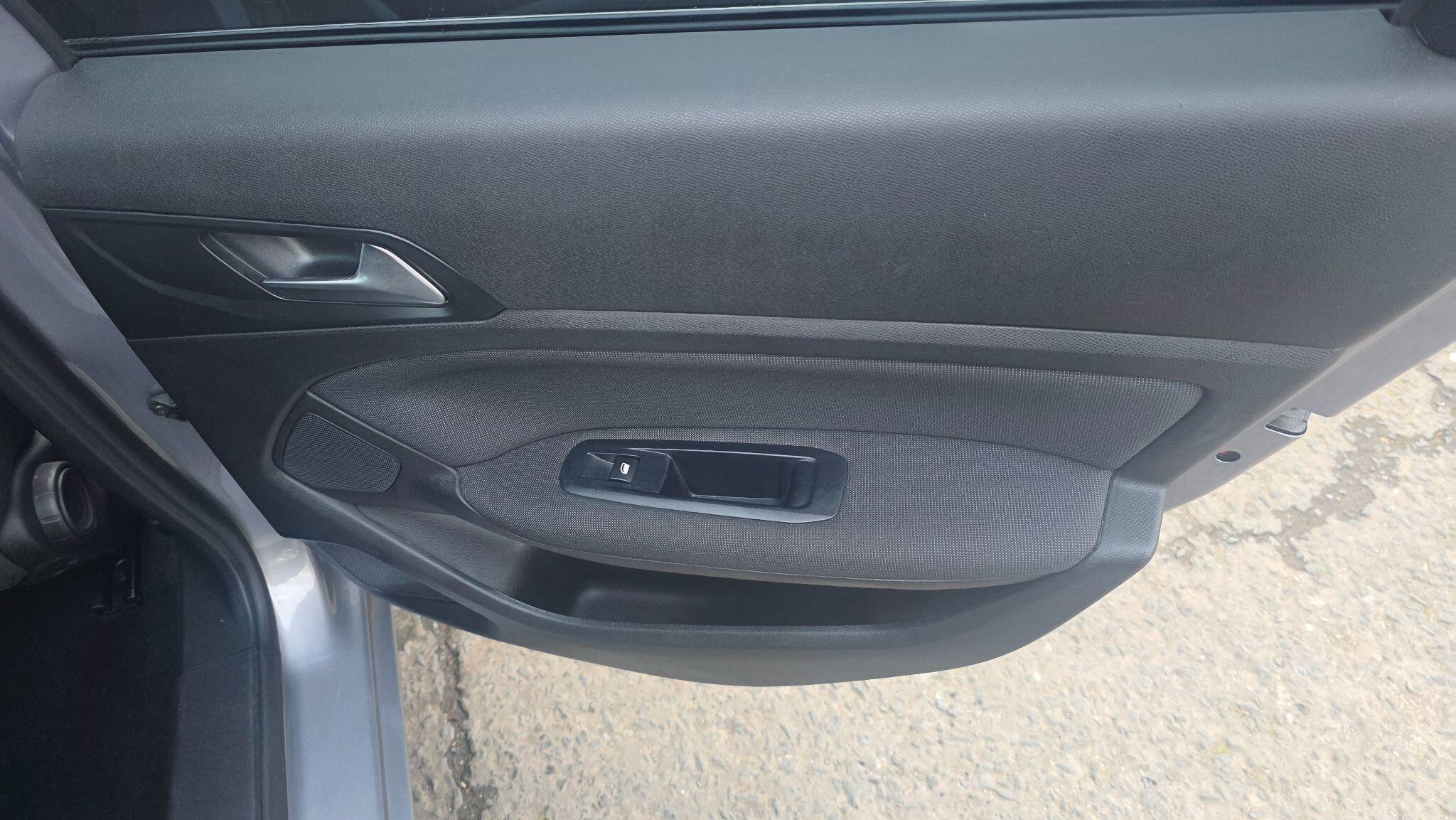 Peugeot 308 SW - Image 29