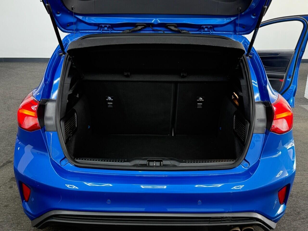 Ford Focus - Image 32