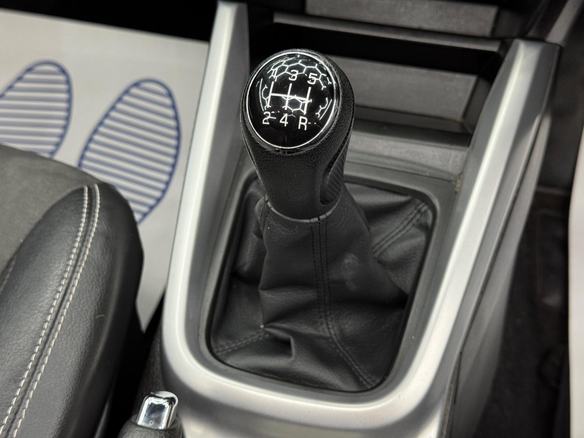 Suzuki Vitara - Image 23