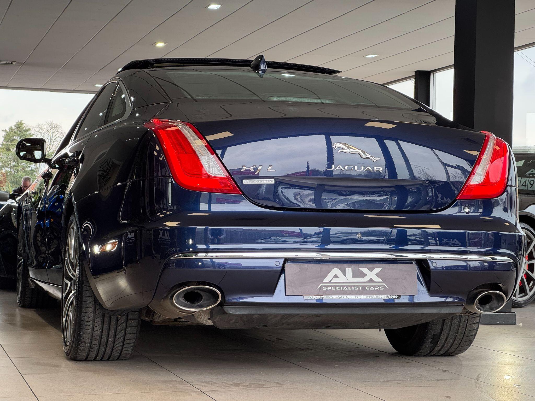 Jaguar XJ - Image 18