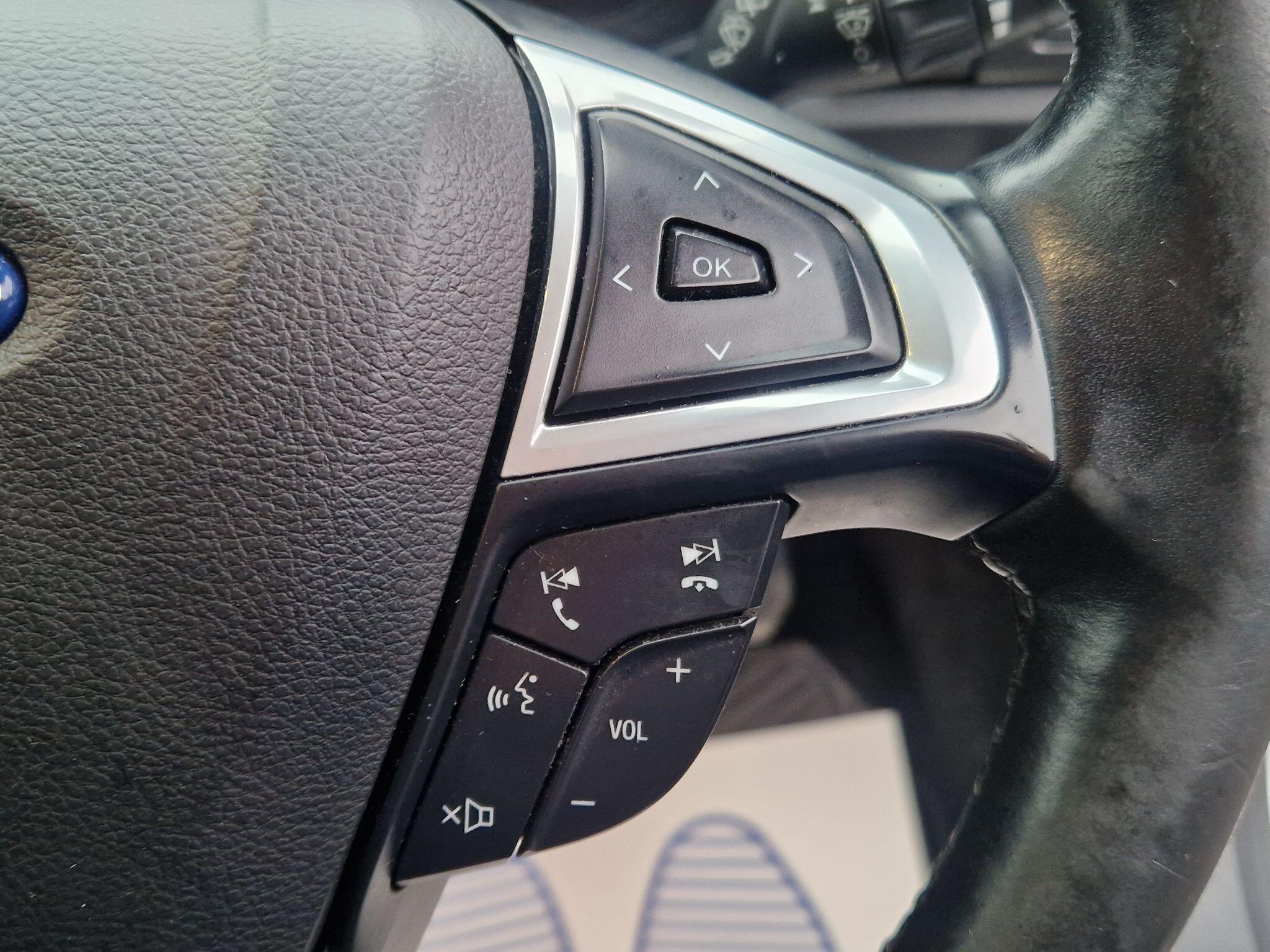 Ford Mondeo - Image 47