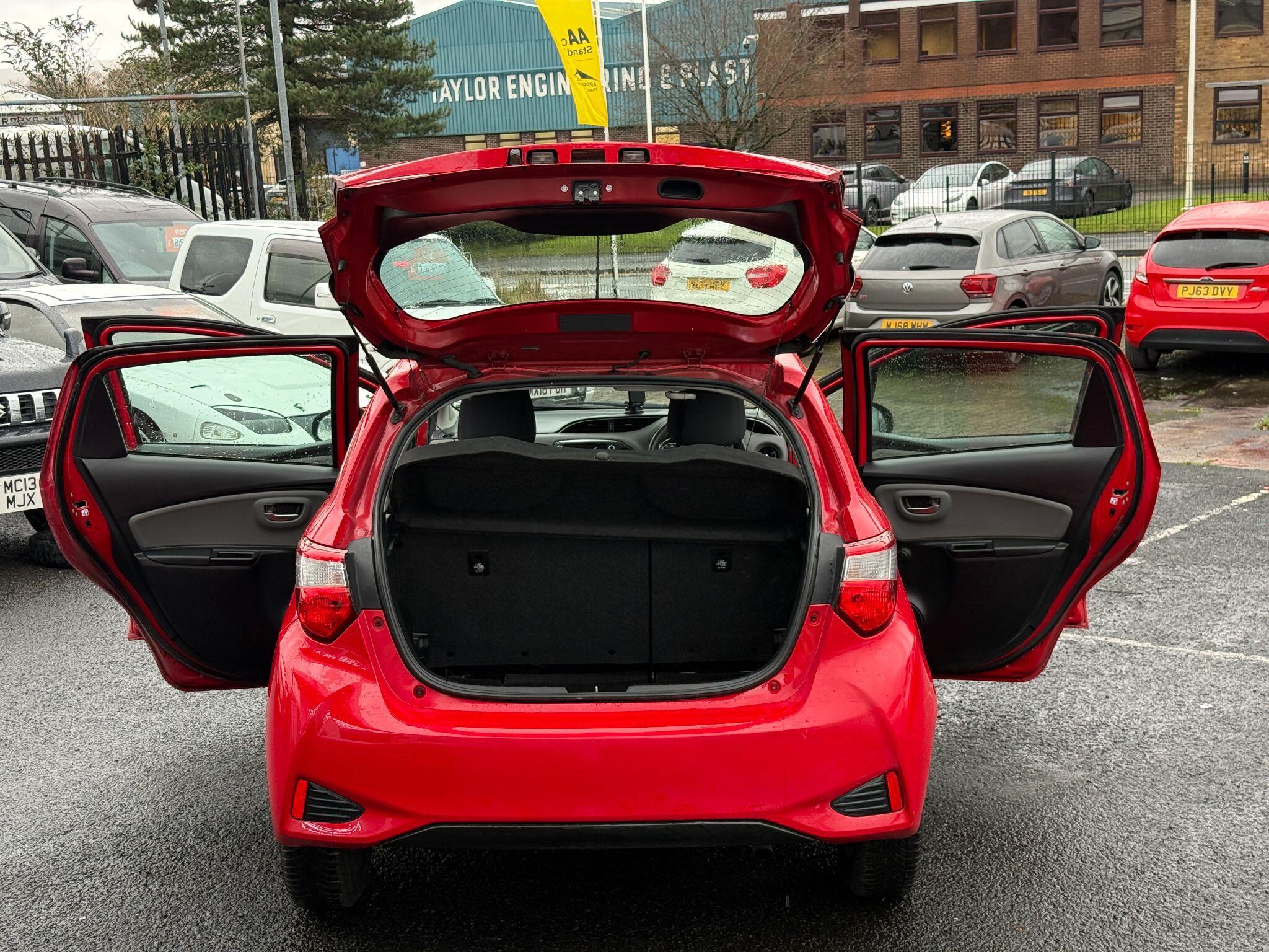 Toyota Yaris - Image 20