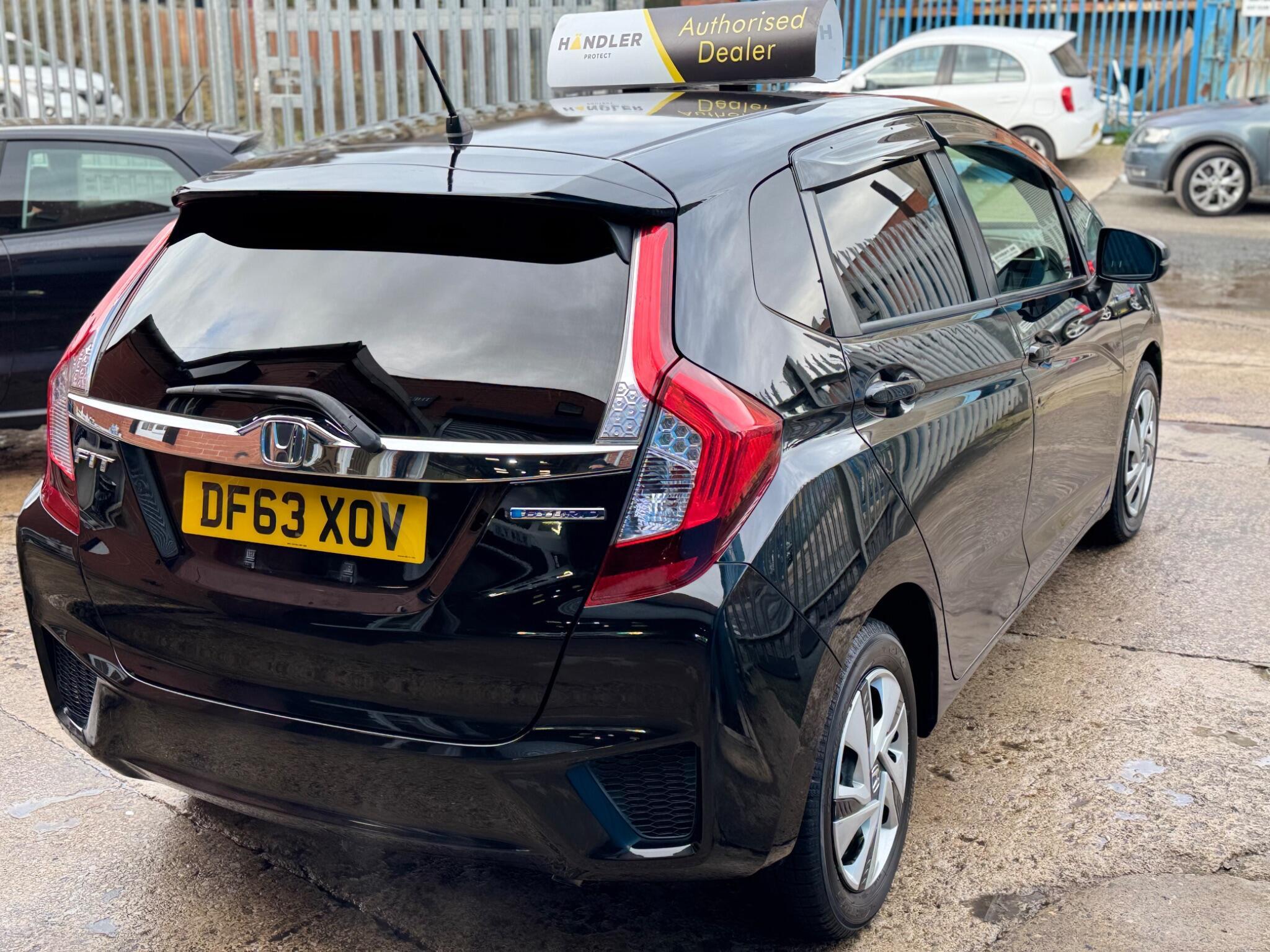 Honda FIT - Image 9