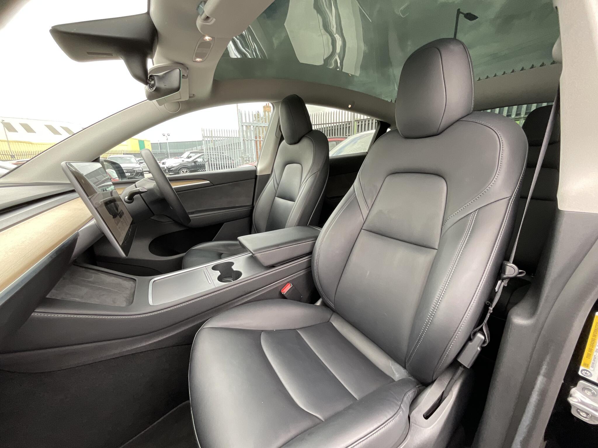 Tesla Model Y - Image 18