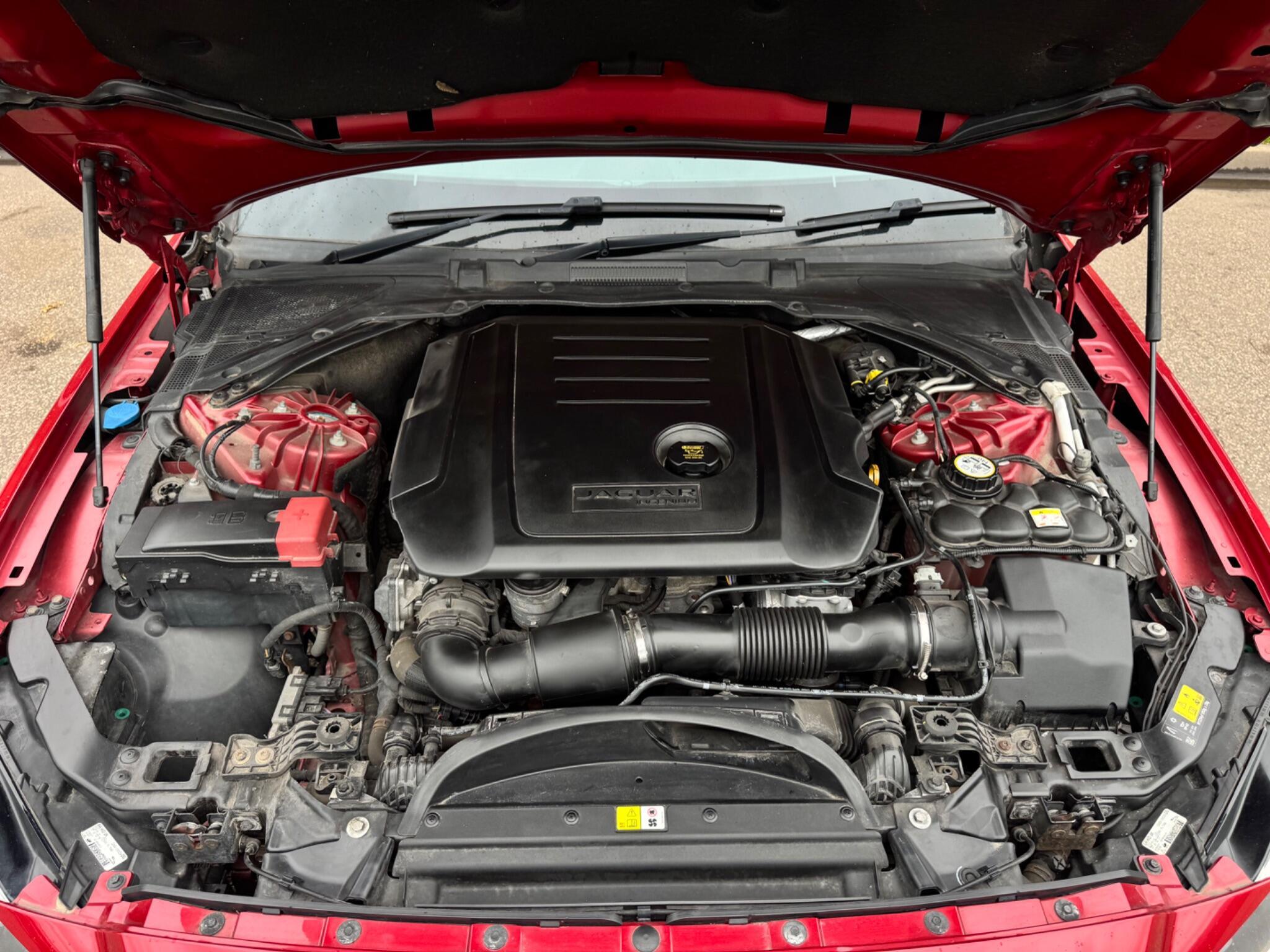 Jaguar XF - Image 19