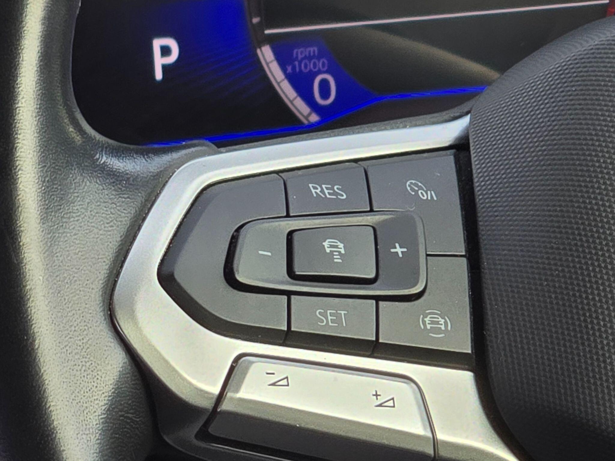 Volkswagen T-Roc - Image 26