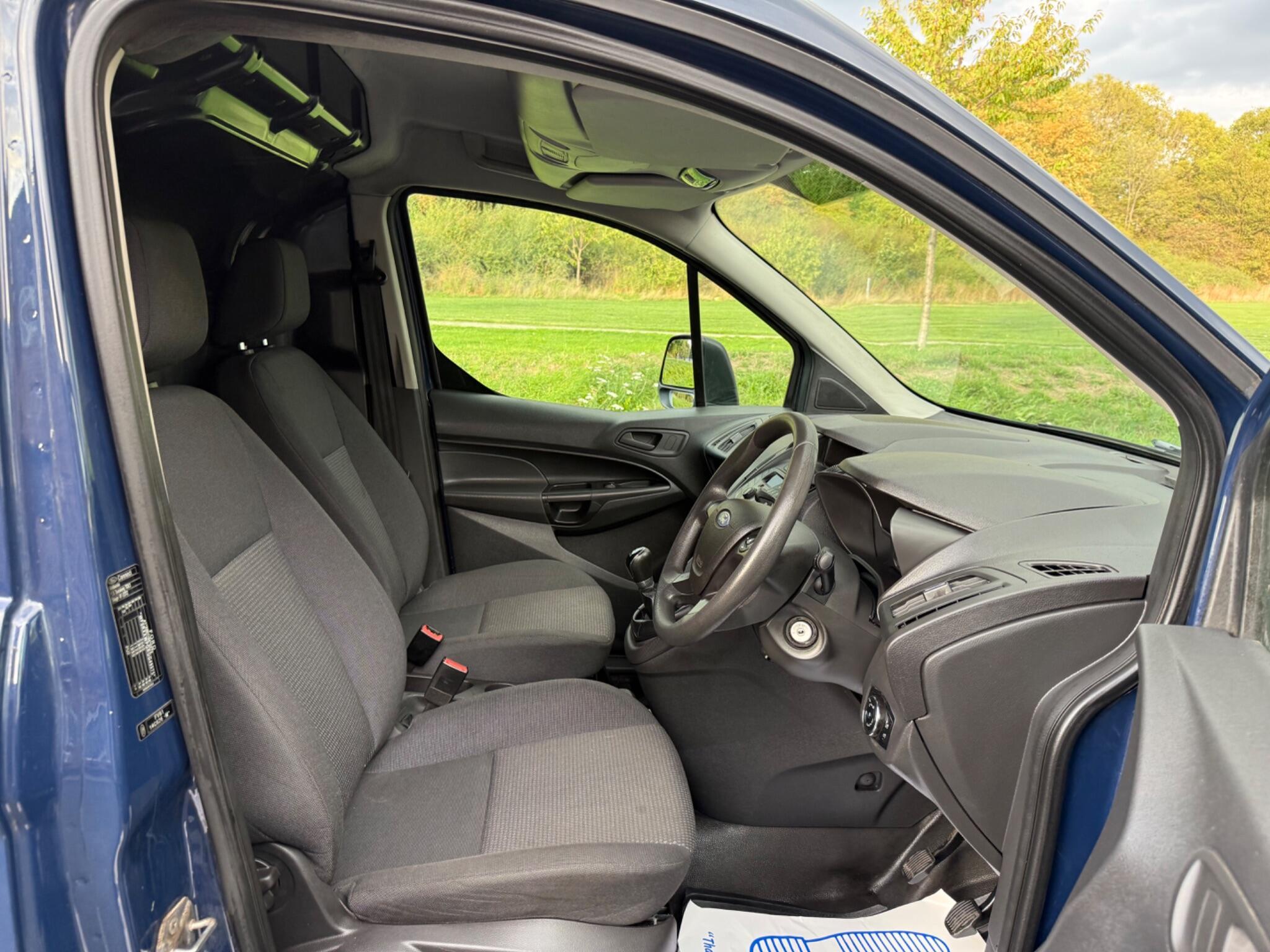 Ford Transit Connect - Image 16