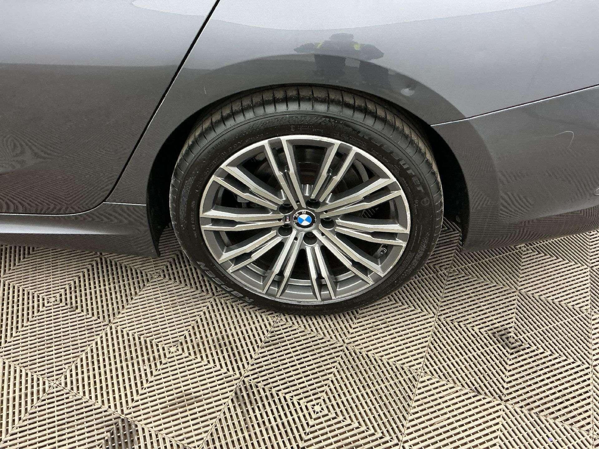 BMW 3 Series - Image 13