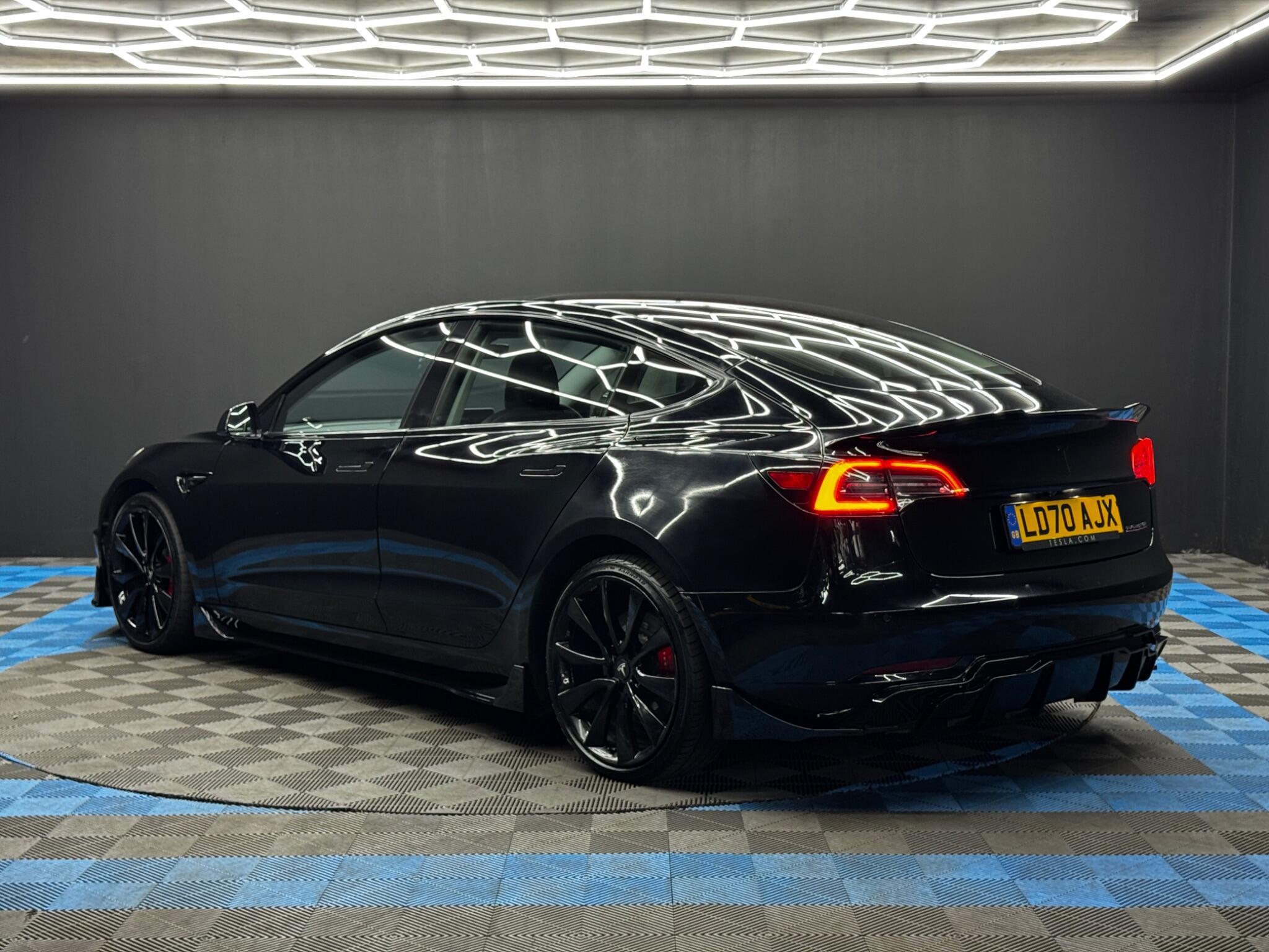 Tesla Model 3 - Image 7