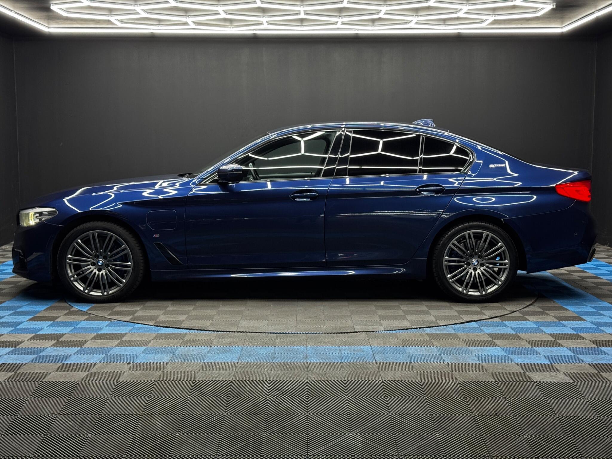 BMW 5 Series - Image 8