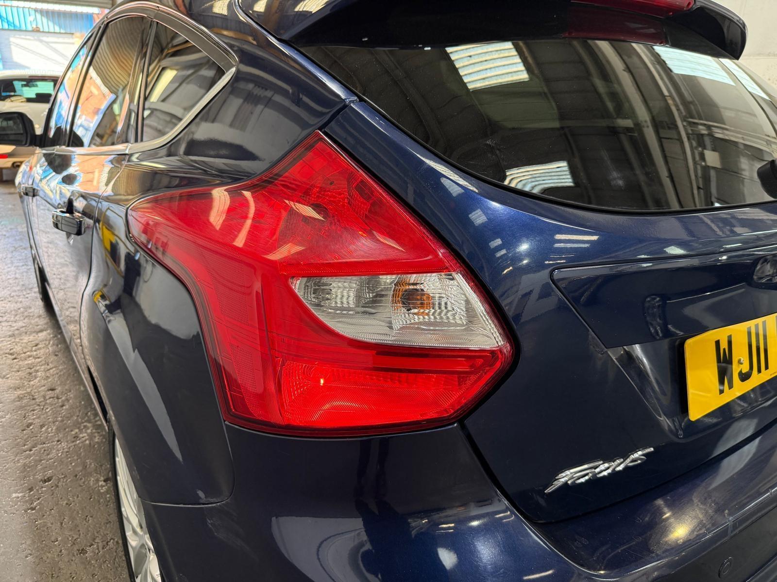 Ford Focus - Image 9