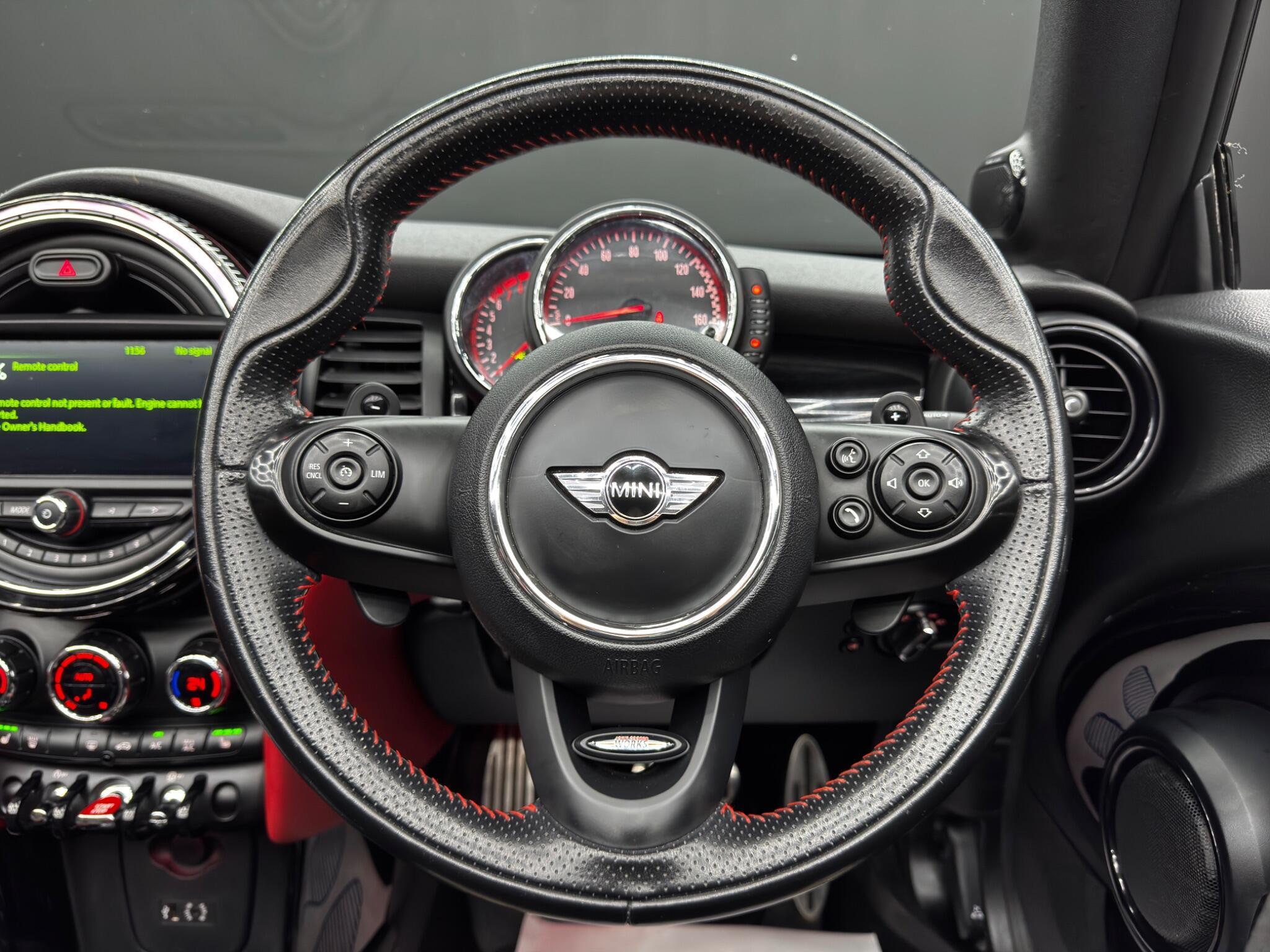 MINI Convertible - Image 17