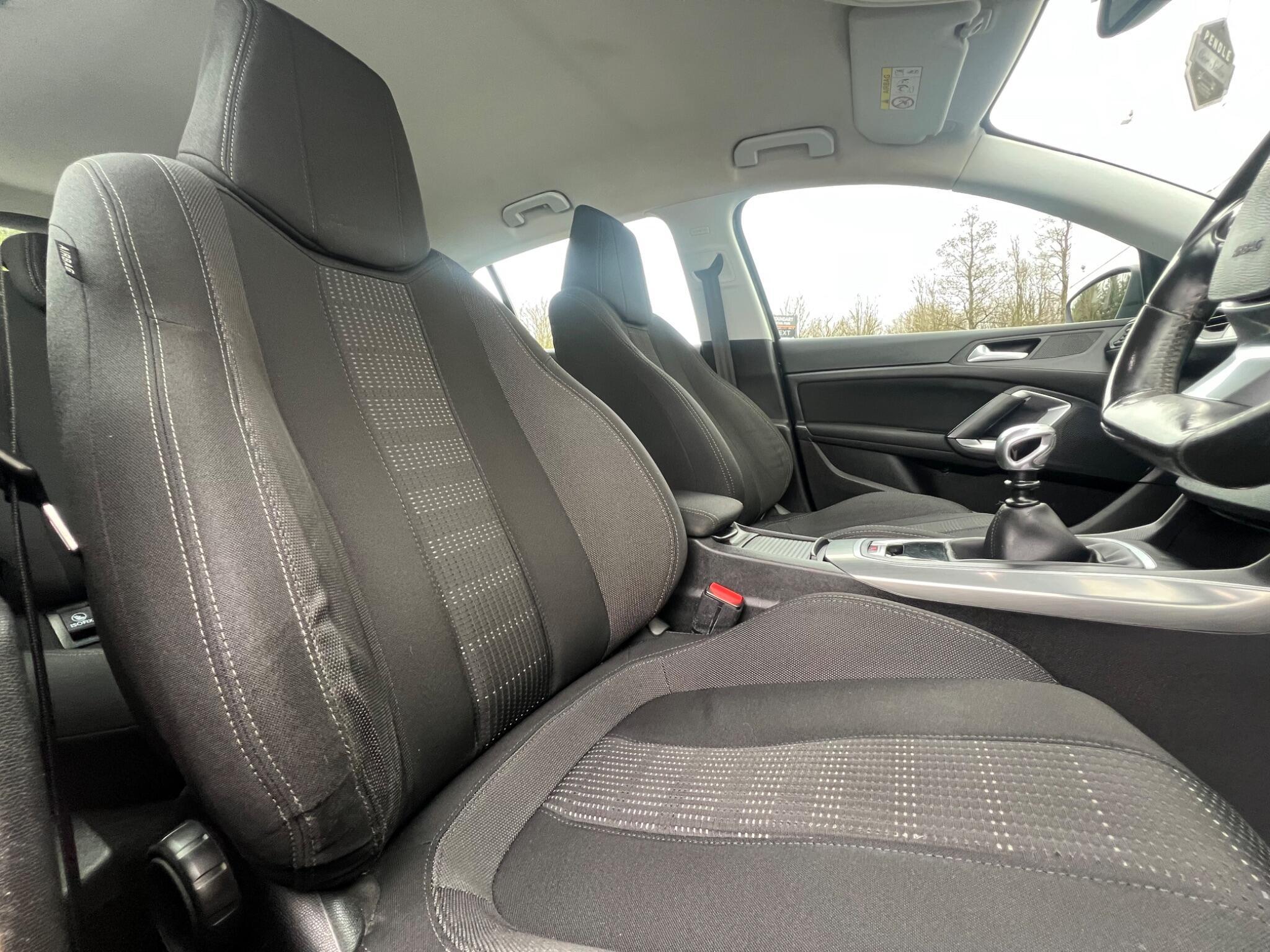 Peugeot 308 - Image 25