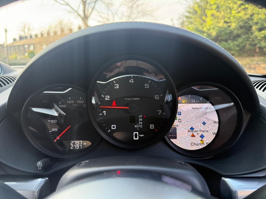 Porsche 718 Cayman - Image 33