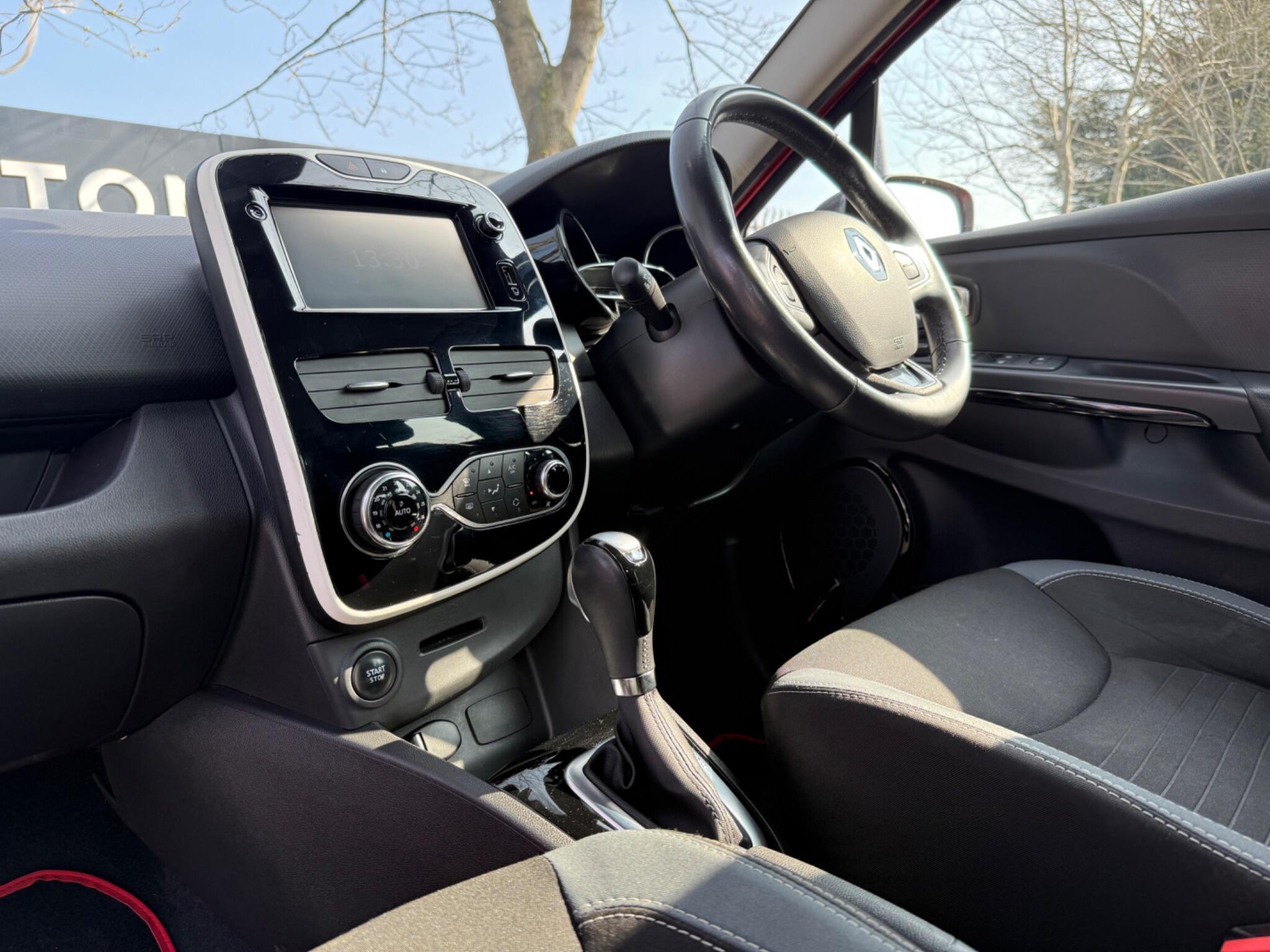 Renault Clio - Image 15