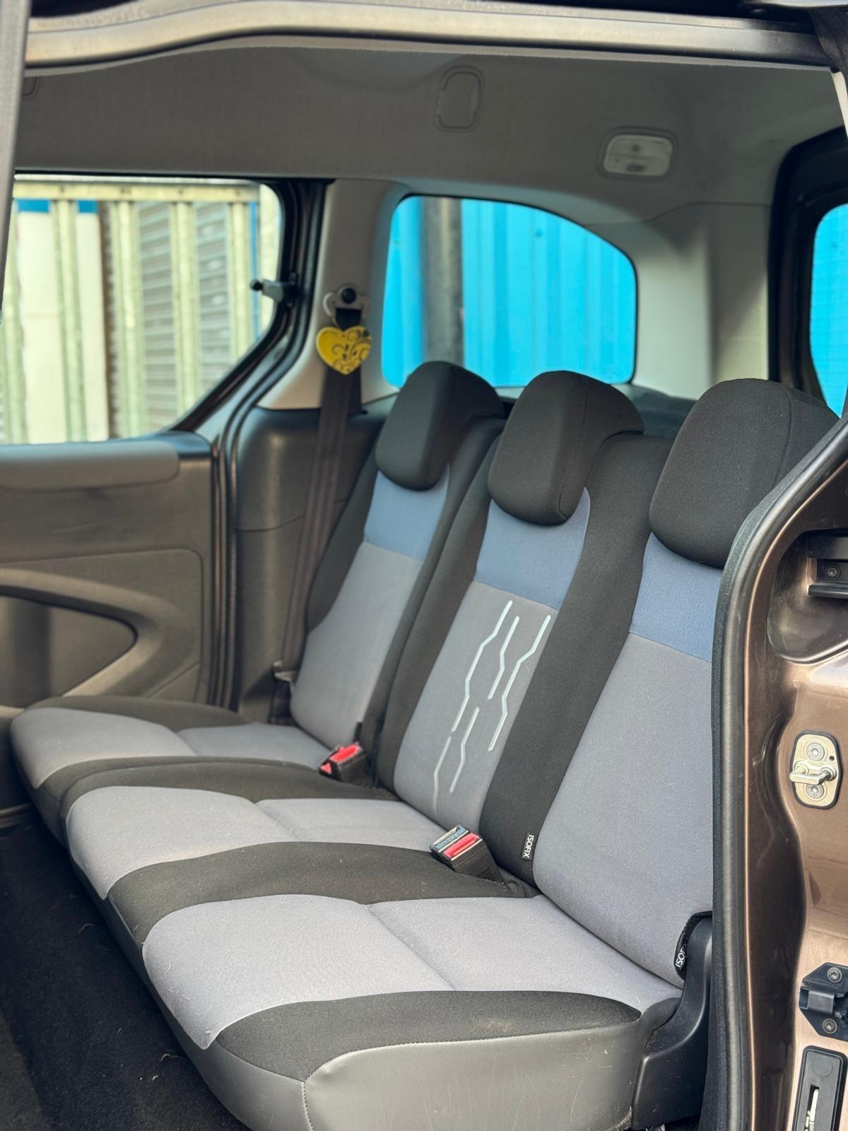 Peugeot Partner Tepee - Image 19