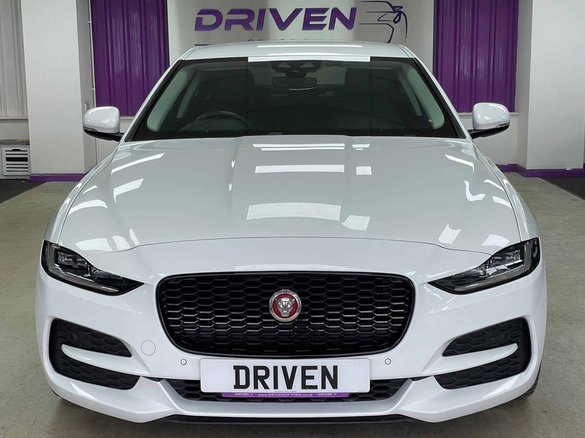 Jaguar XE - Image 6