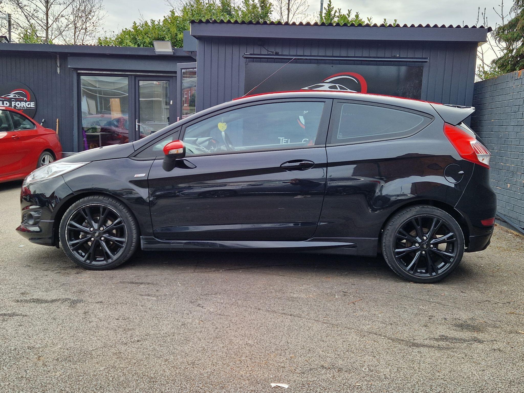 Ford Fiesta - Image 10