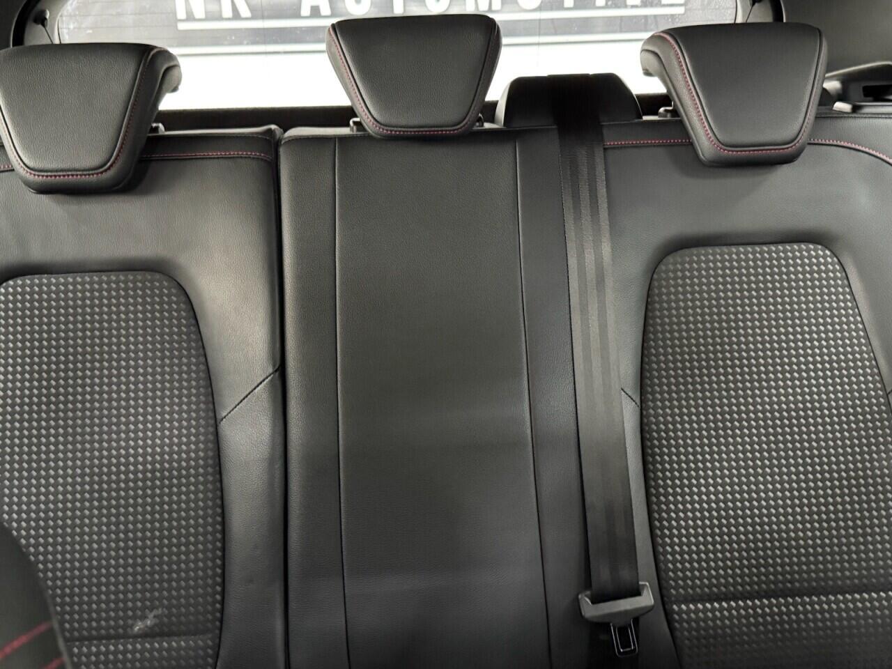 Ford Focus - Image 27