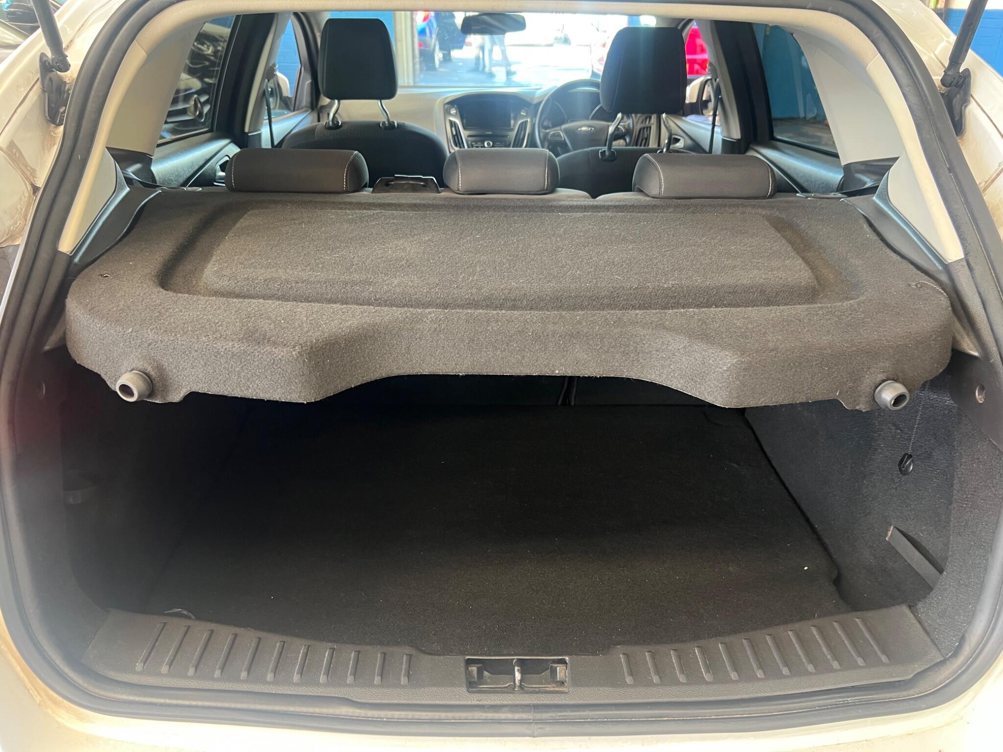 Ford Focus - Image 16