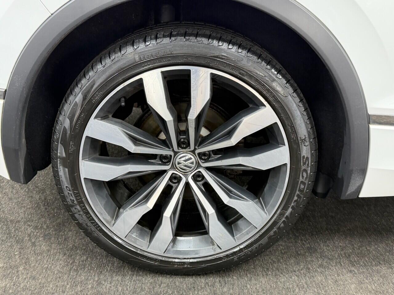 Volkswagen Tiguan - Image 14