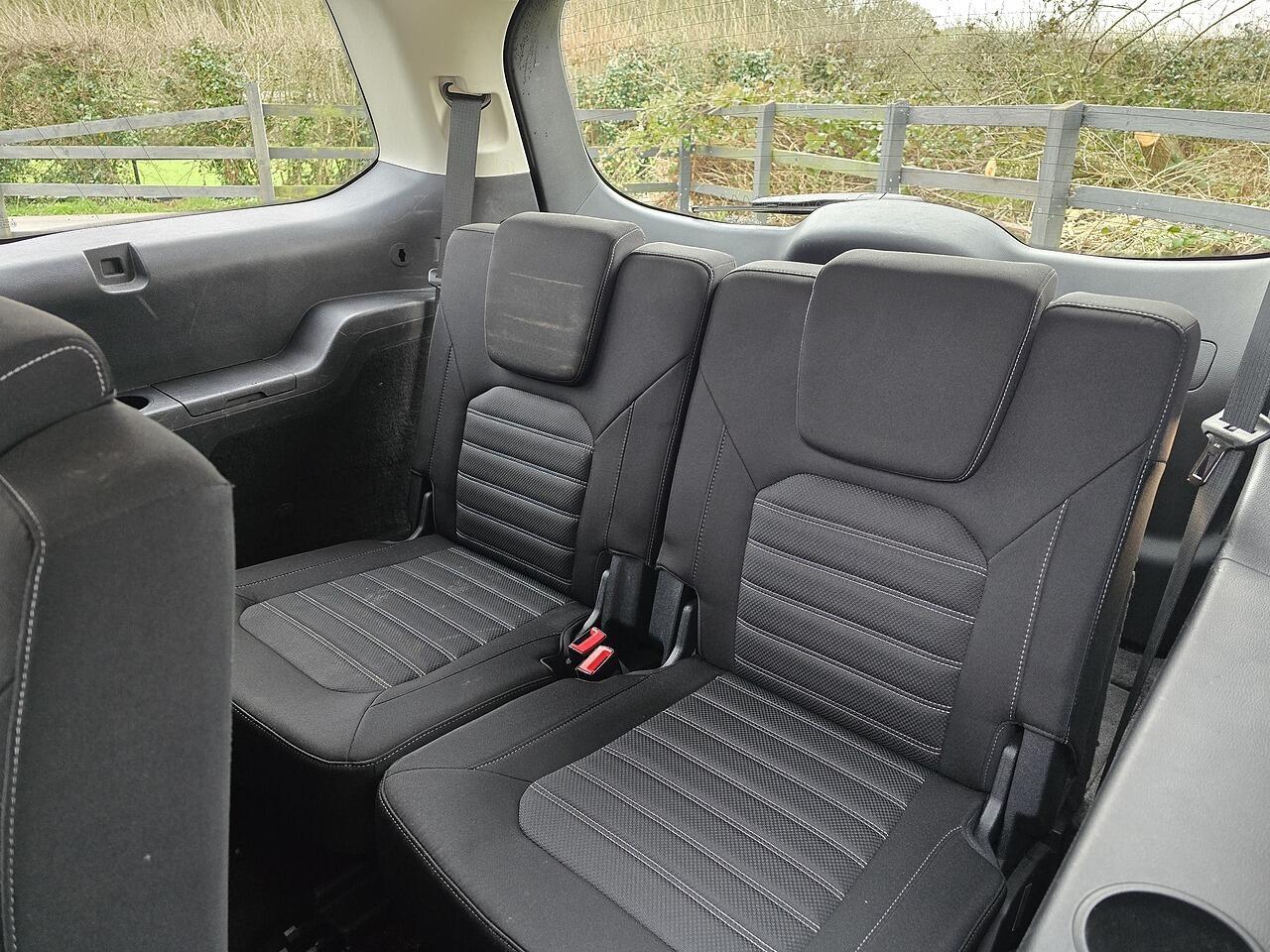Ford Galaxy - Image 17