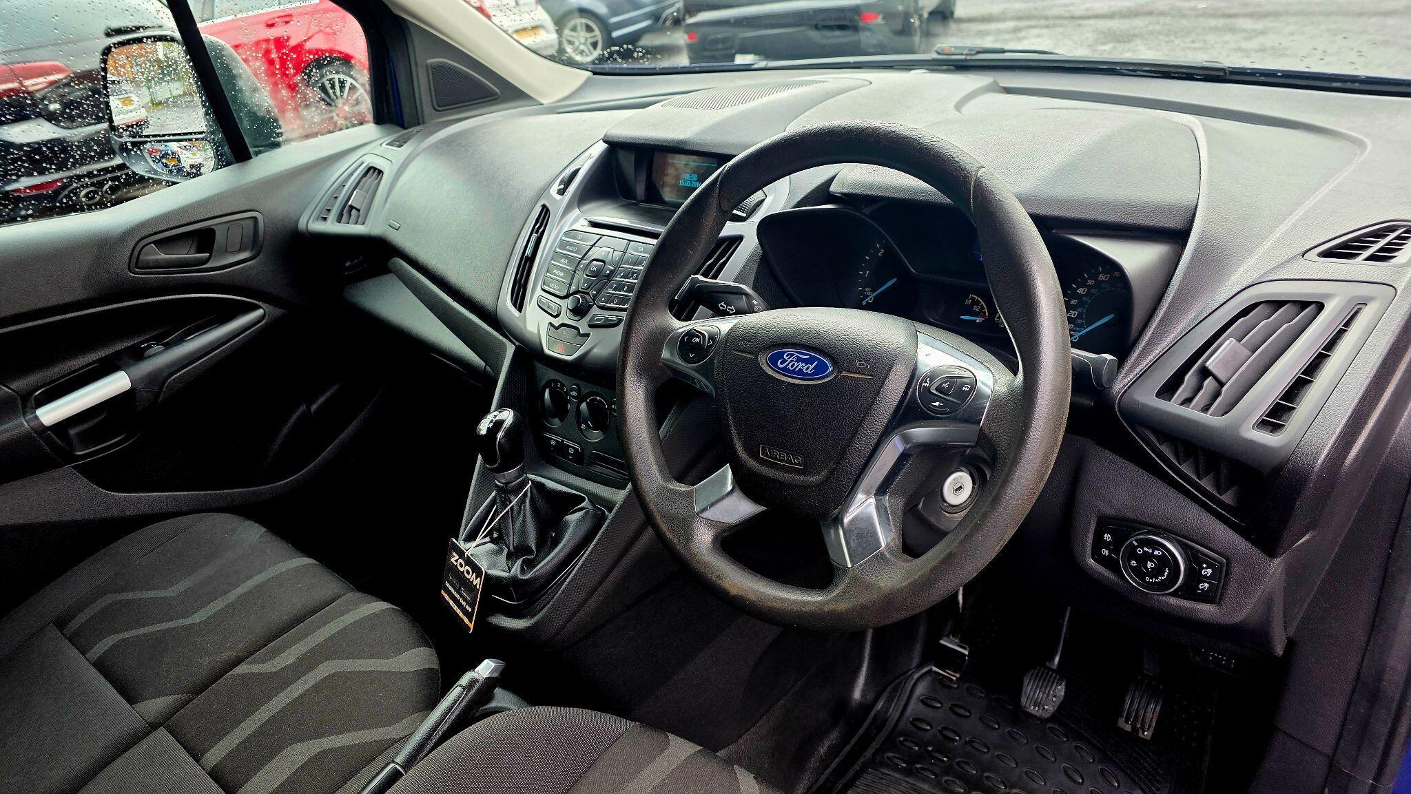 Ford Transit Connect - Image 13