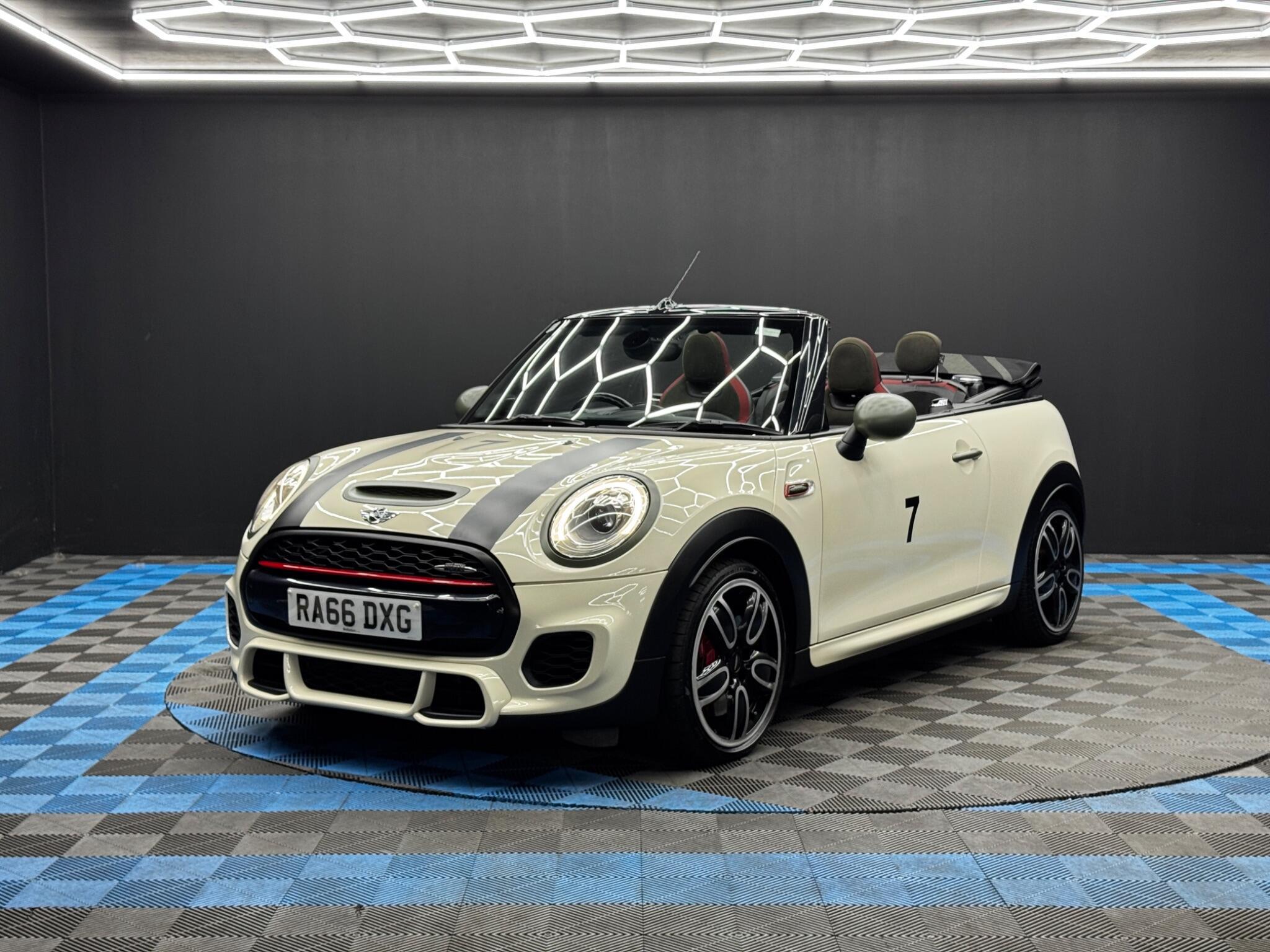MINI Convertible - Image 3