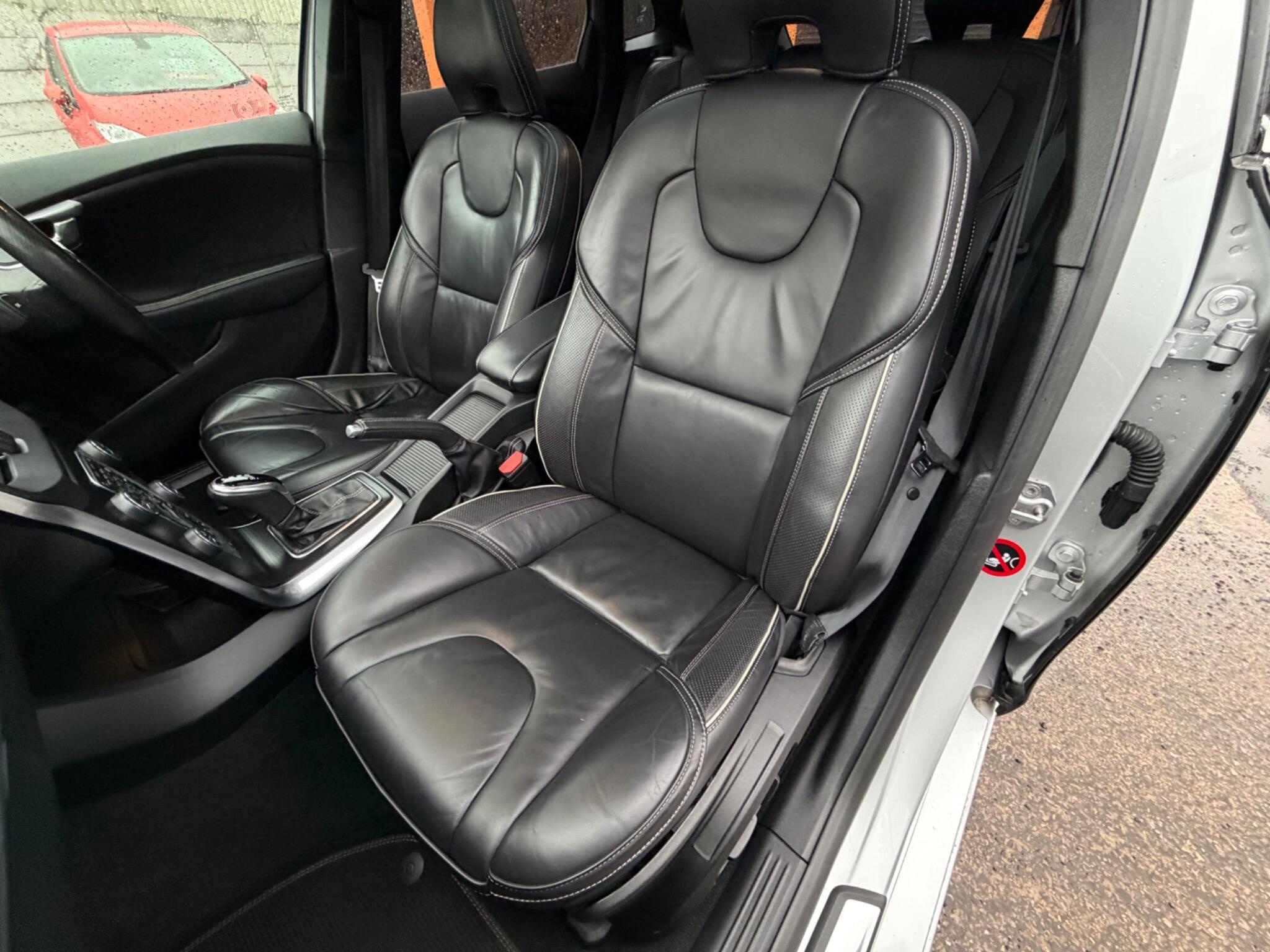 Volvo V40 - Image 13