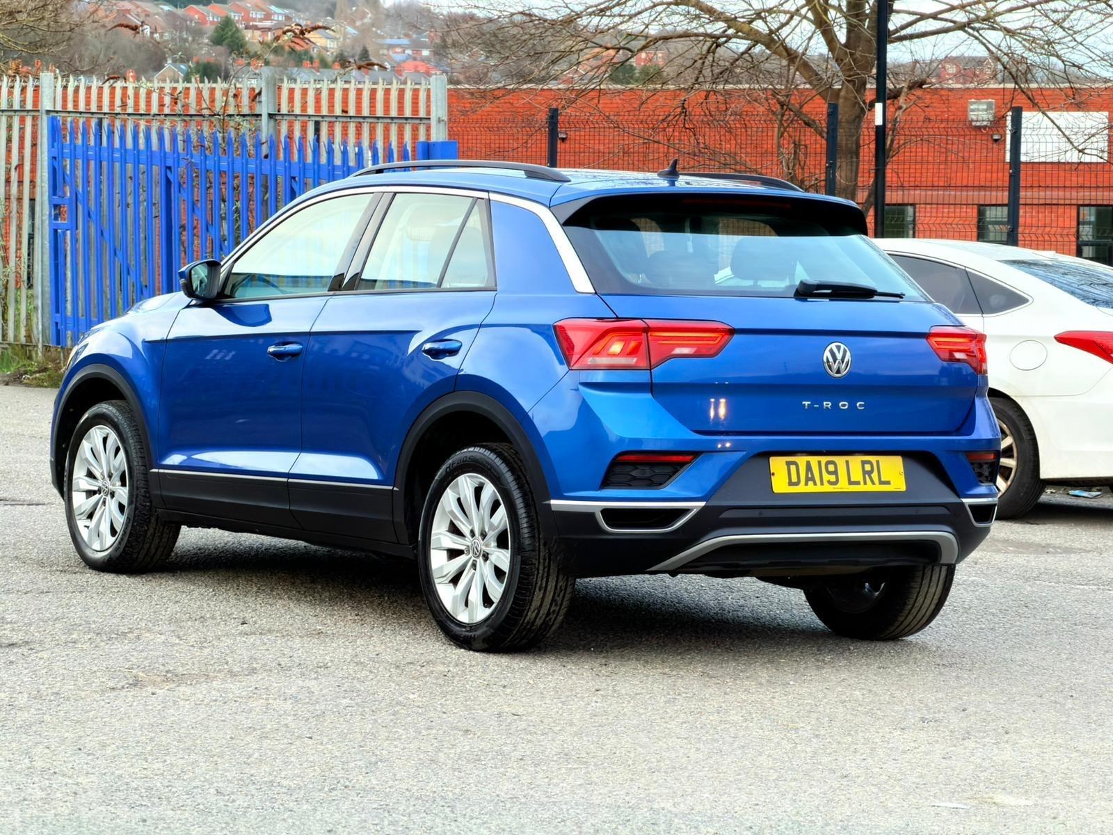 Volkswagen T-Roc - Image 4