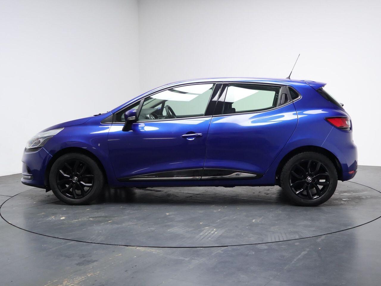 Renault Clio - Image 8