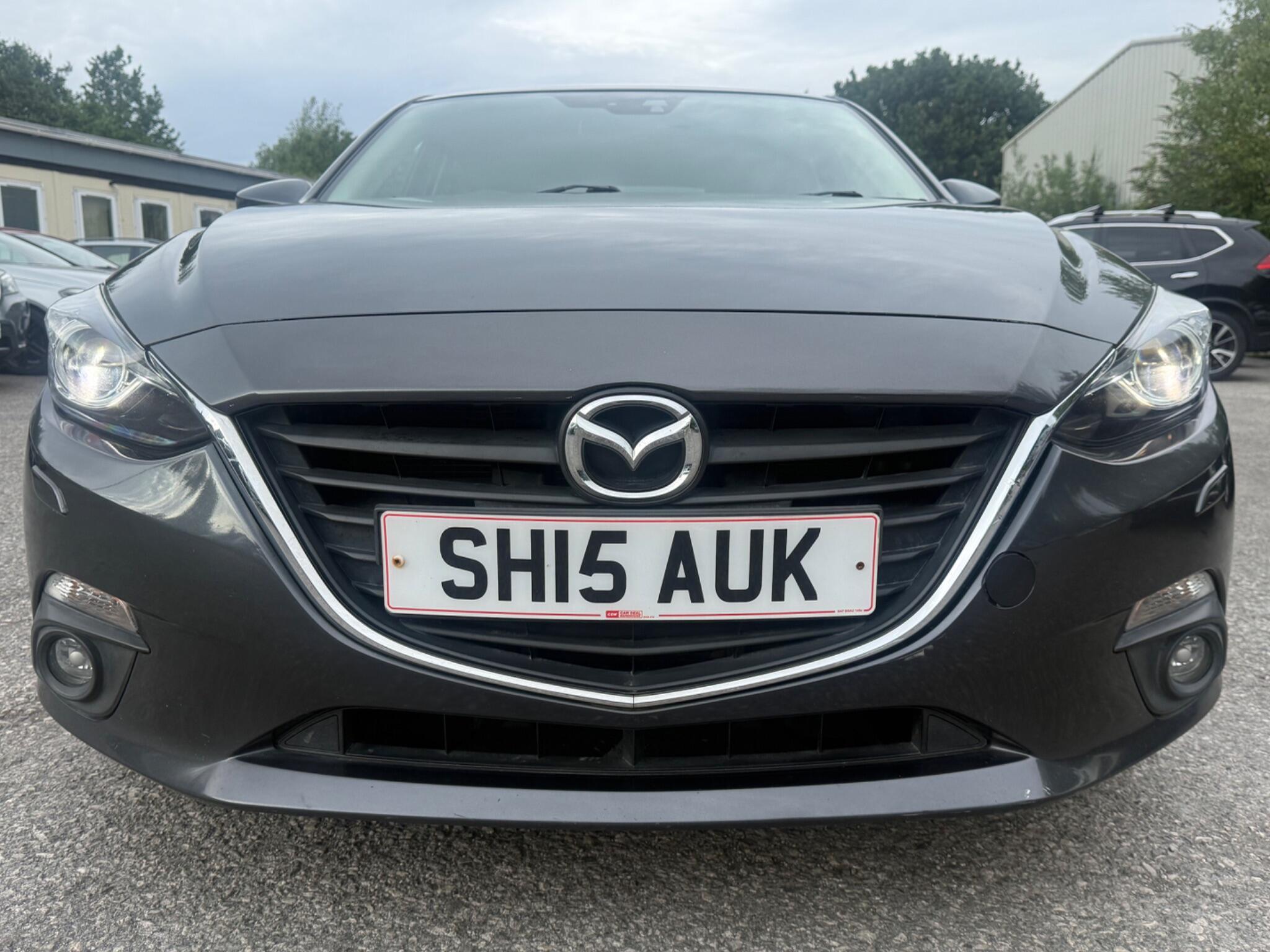 Mazda MAZDA3 - Image 2