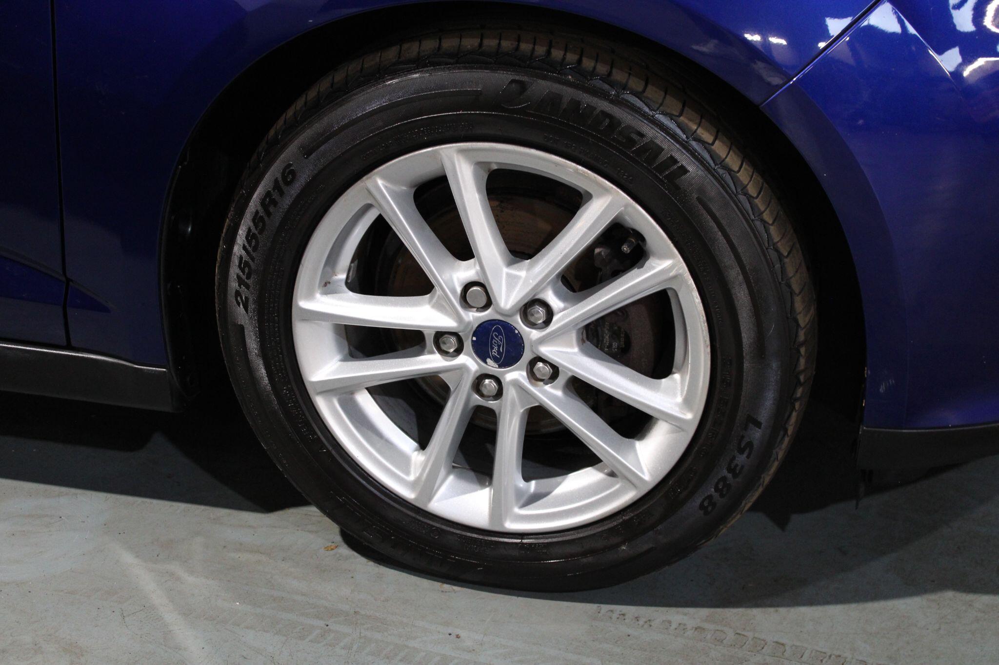 Ford C-MAX - Image 30