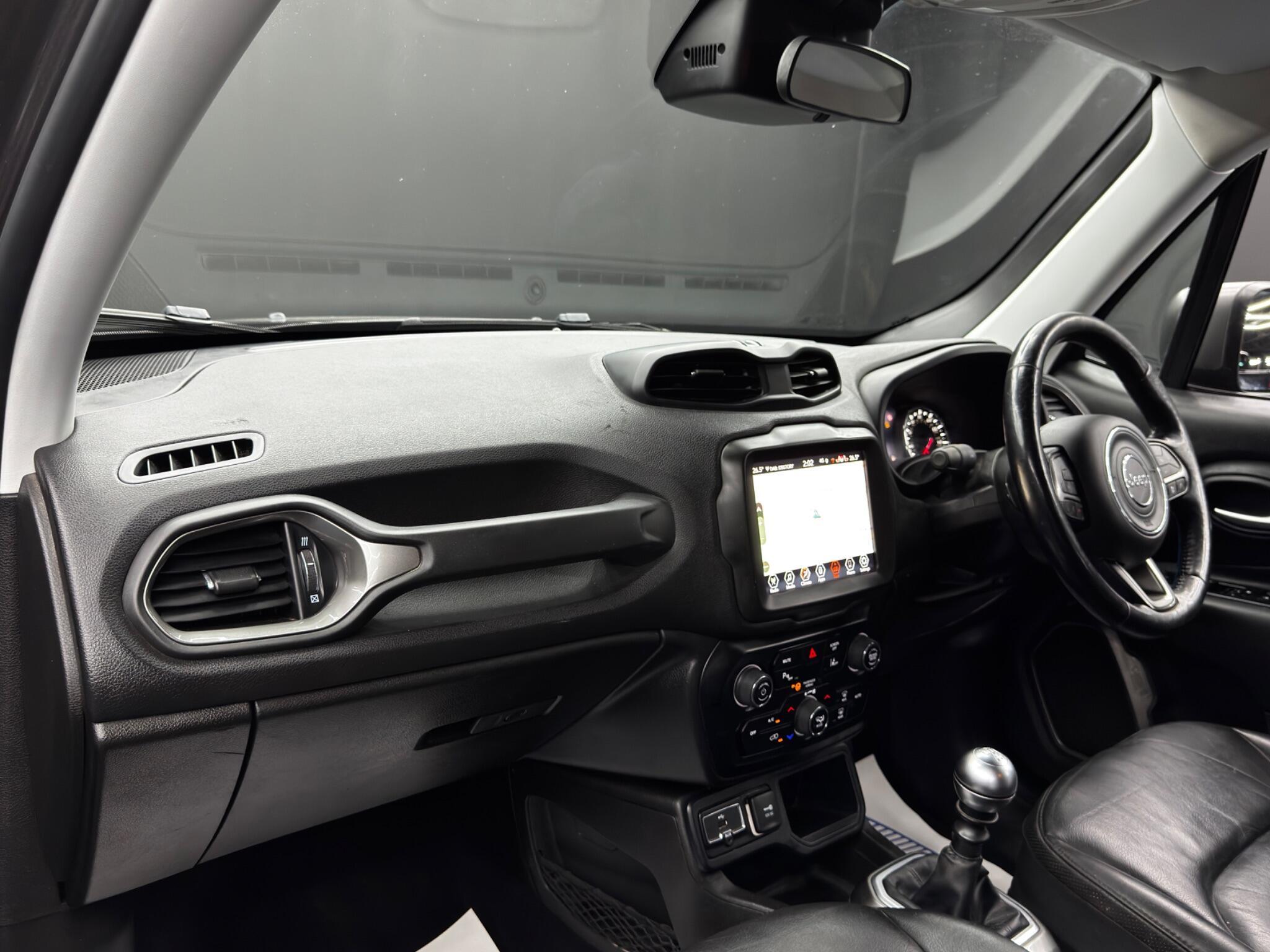 Jeep Renegade - Image 11