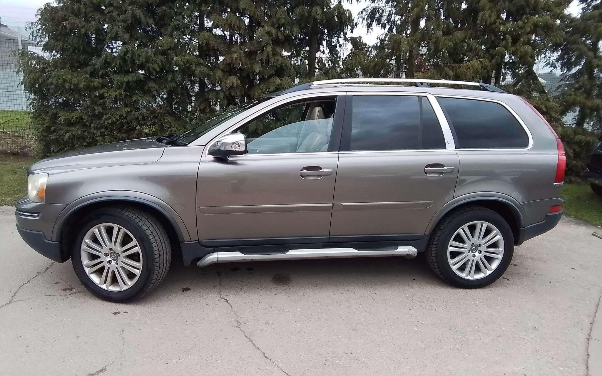 Volvo XC90 - Image 11