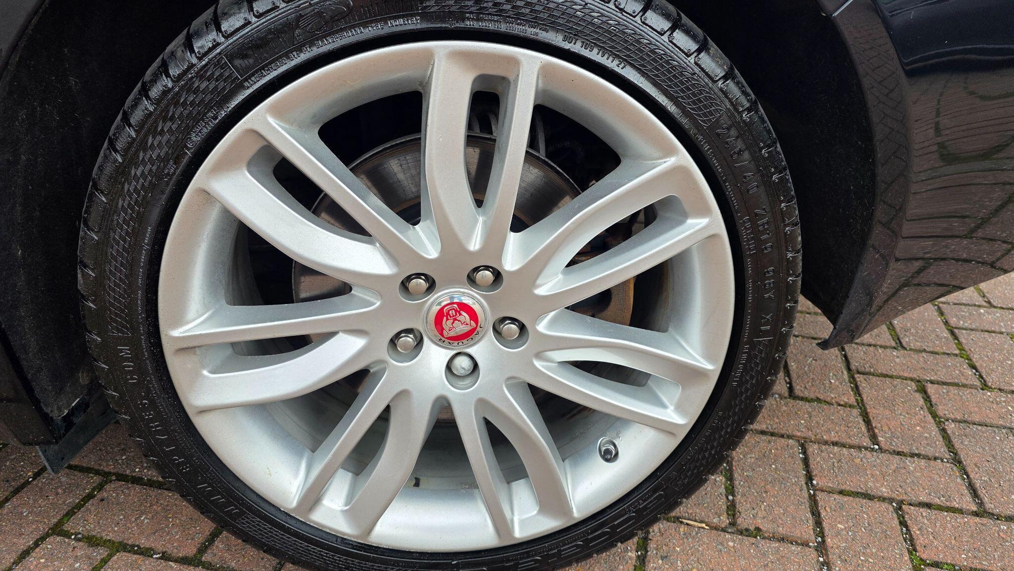 Jaguar XF - Image 57