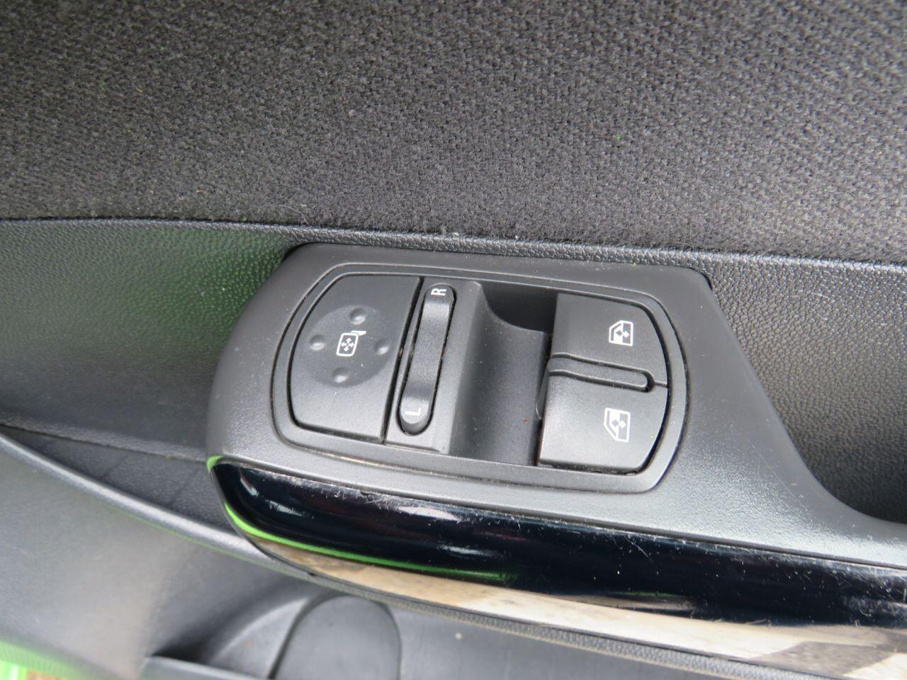 Vauxhall Corsa - Image 20