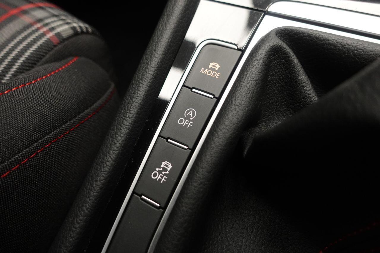 Volkswagen Golf - Image 39