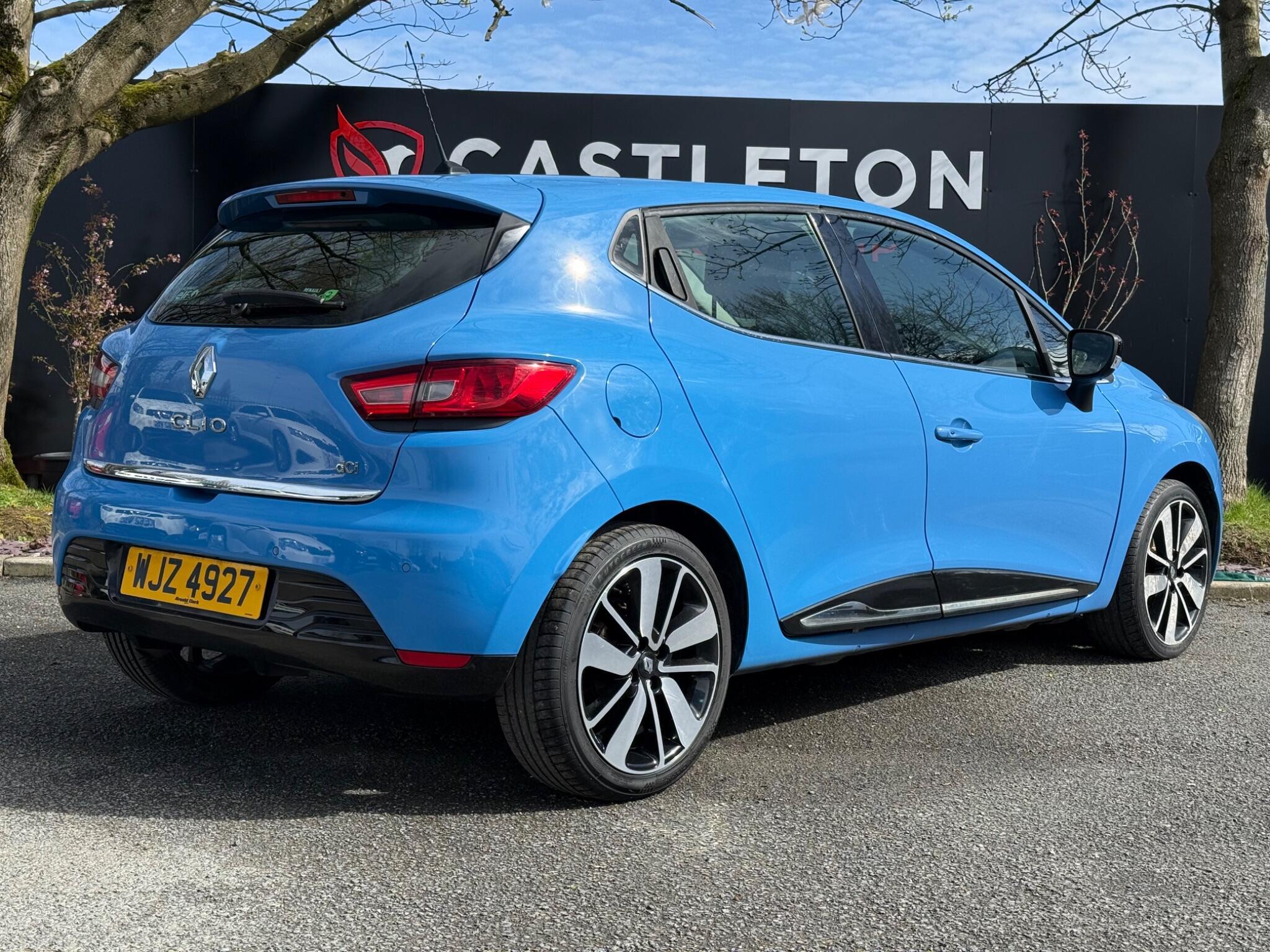 Renault Clio - Image 14
