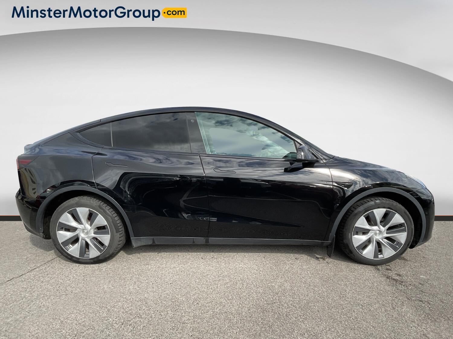 Tesla Model Y - Image 2