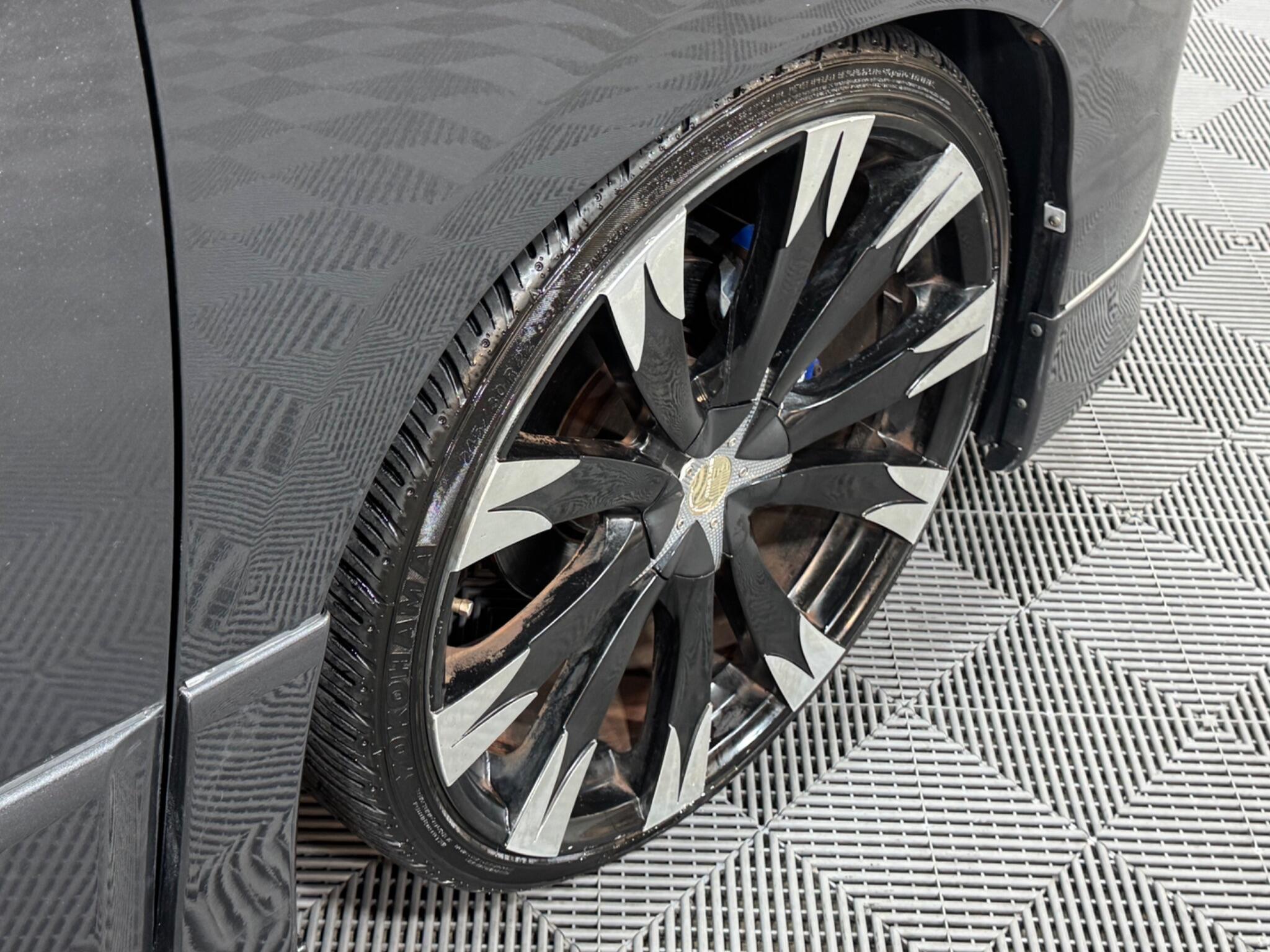 Toyota Vellfire - Image 15