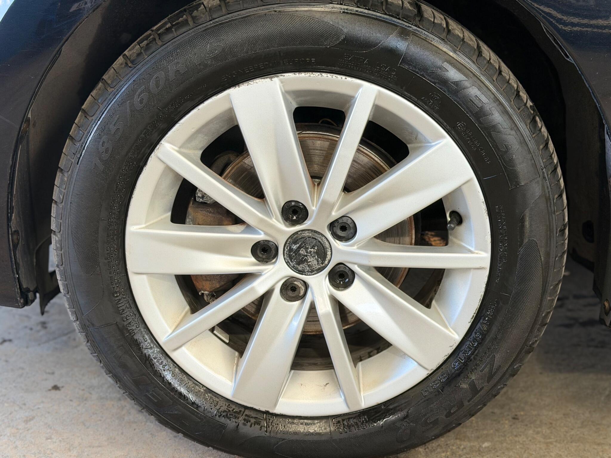 Volkswagen Polo - Image 13