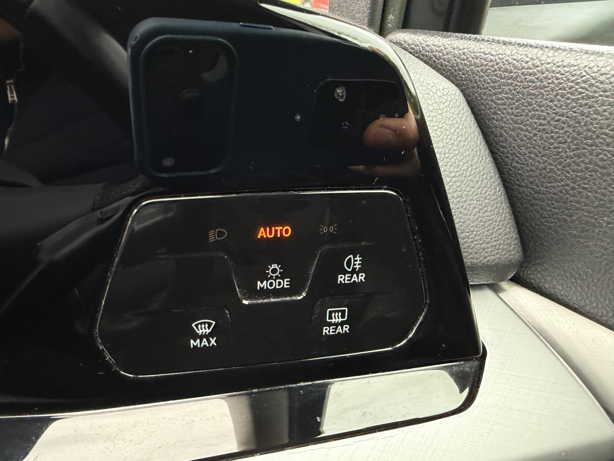 Volkswagen Golf - Image 47