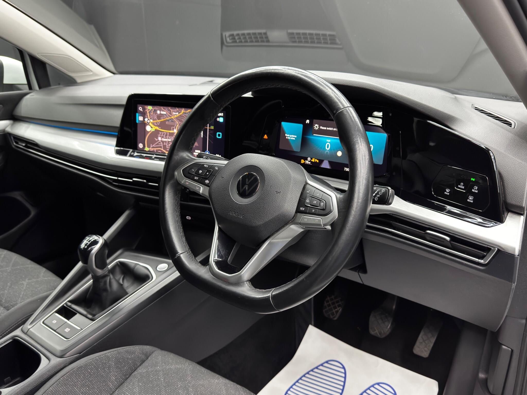 Volkswagen Golf - Image 9