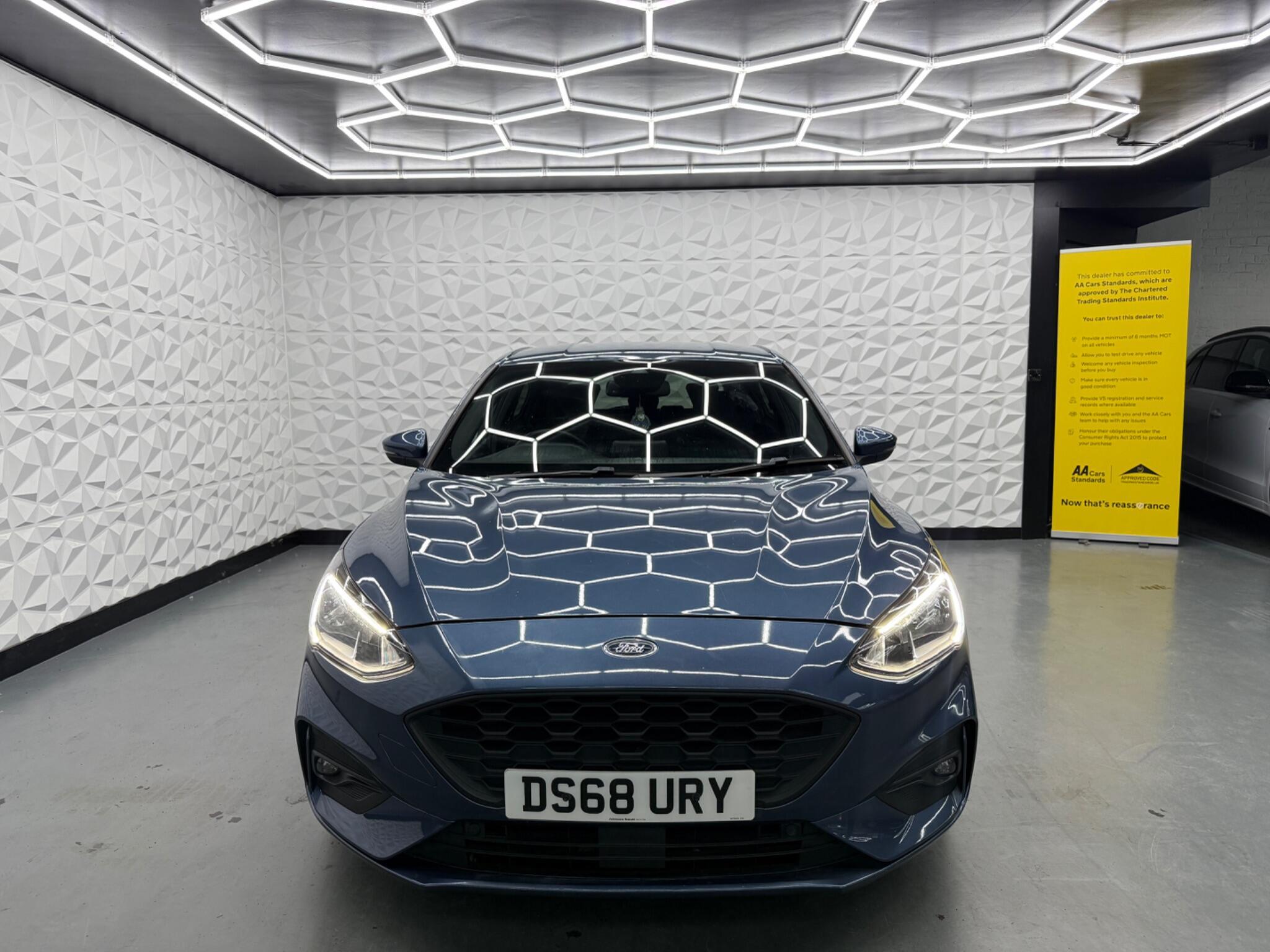 Ford Focus - Image 6