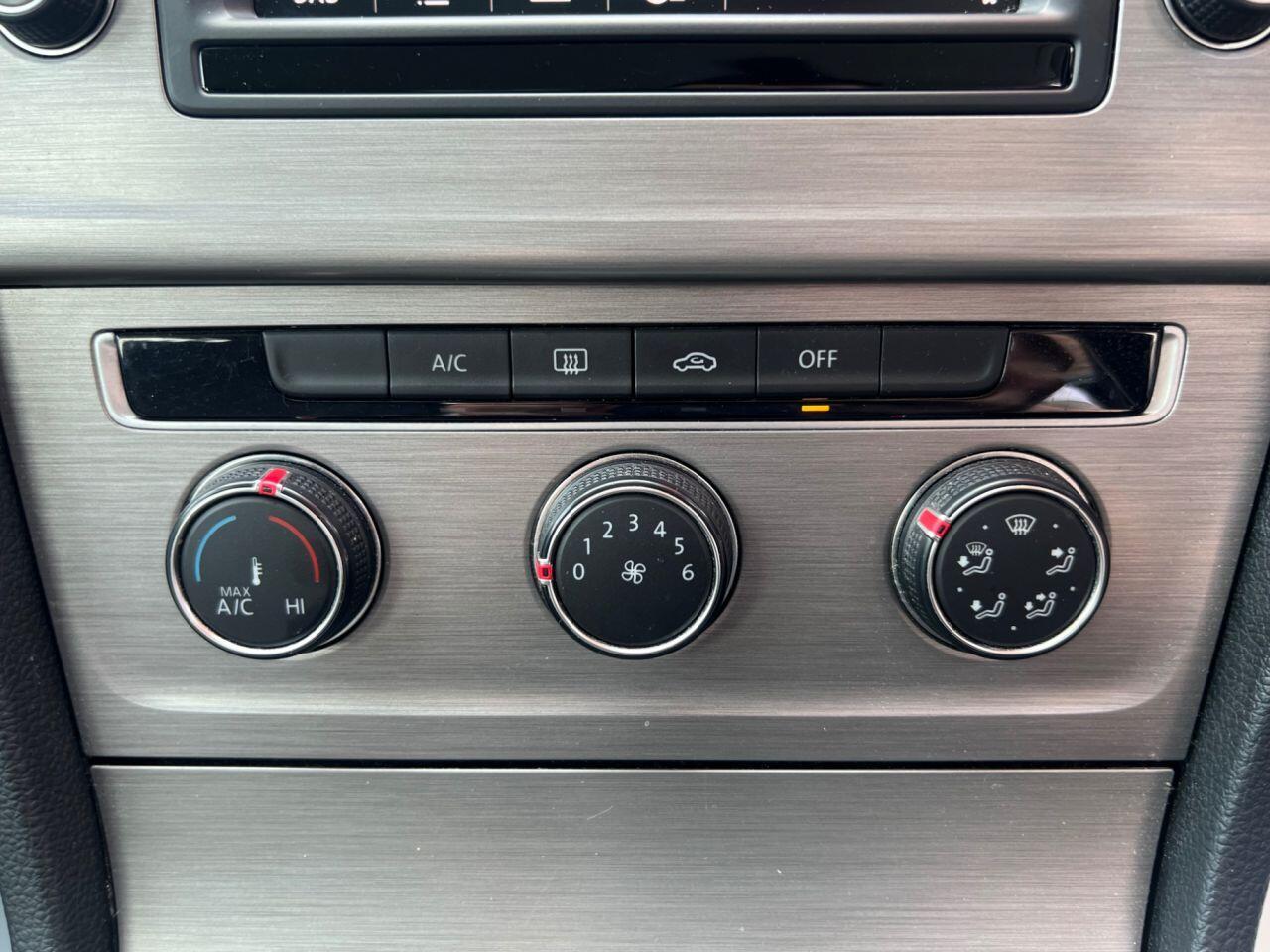 Volkswagen Golf - Image 29