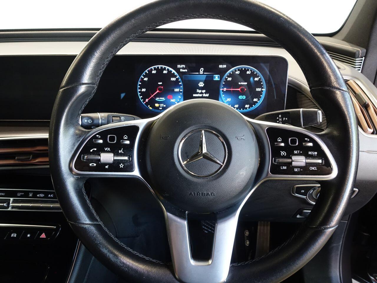 Mercedes Eqc - Image 18